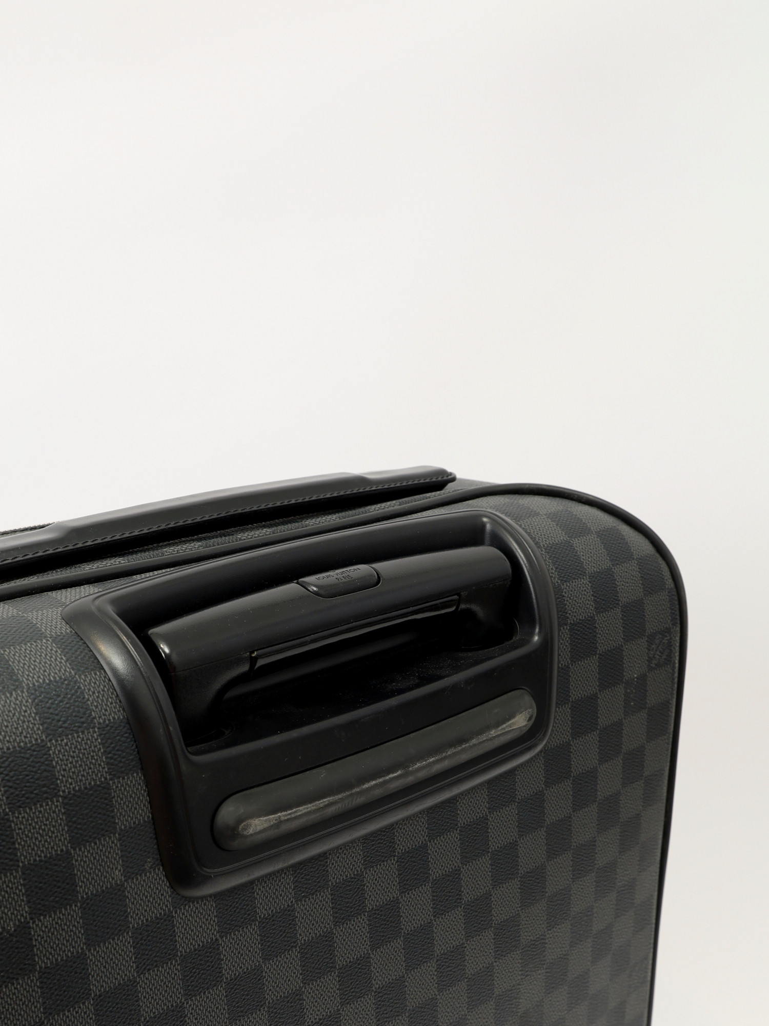 Louis Vuitton Pegase 4