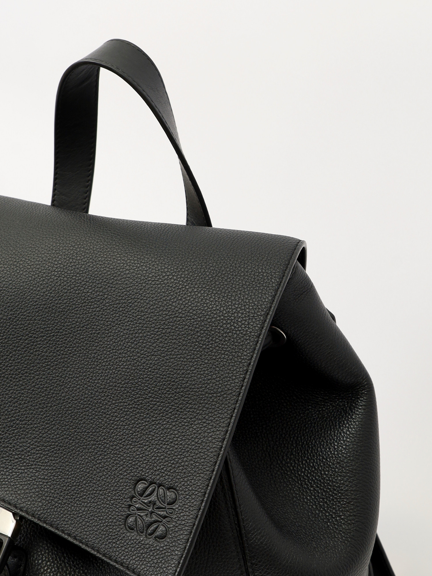 Loewe Puzzle  6