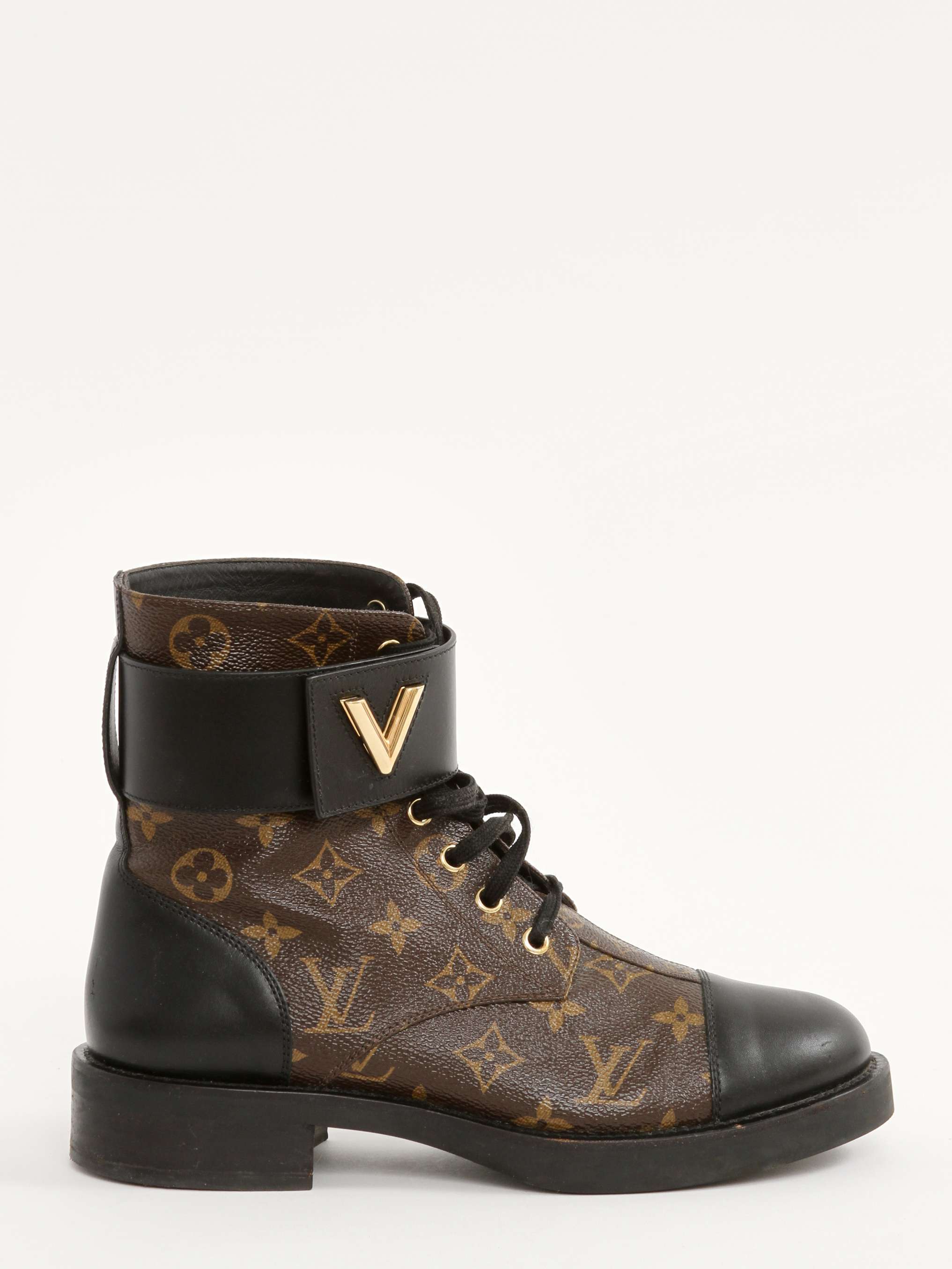 Louis Vuitton 39