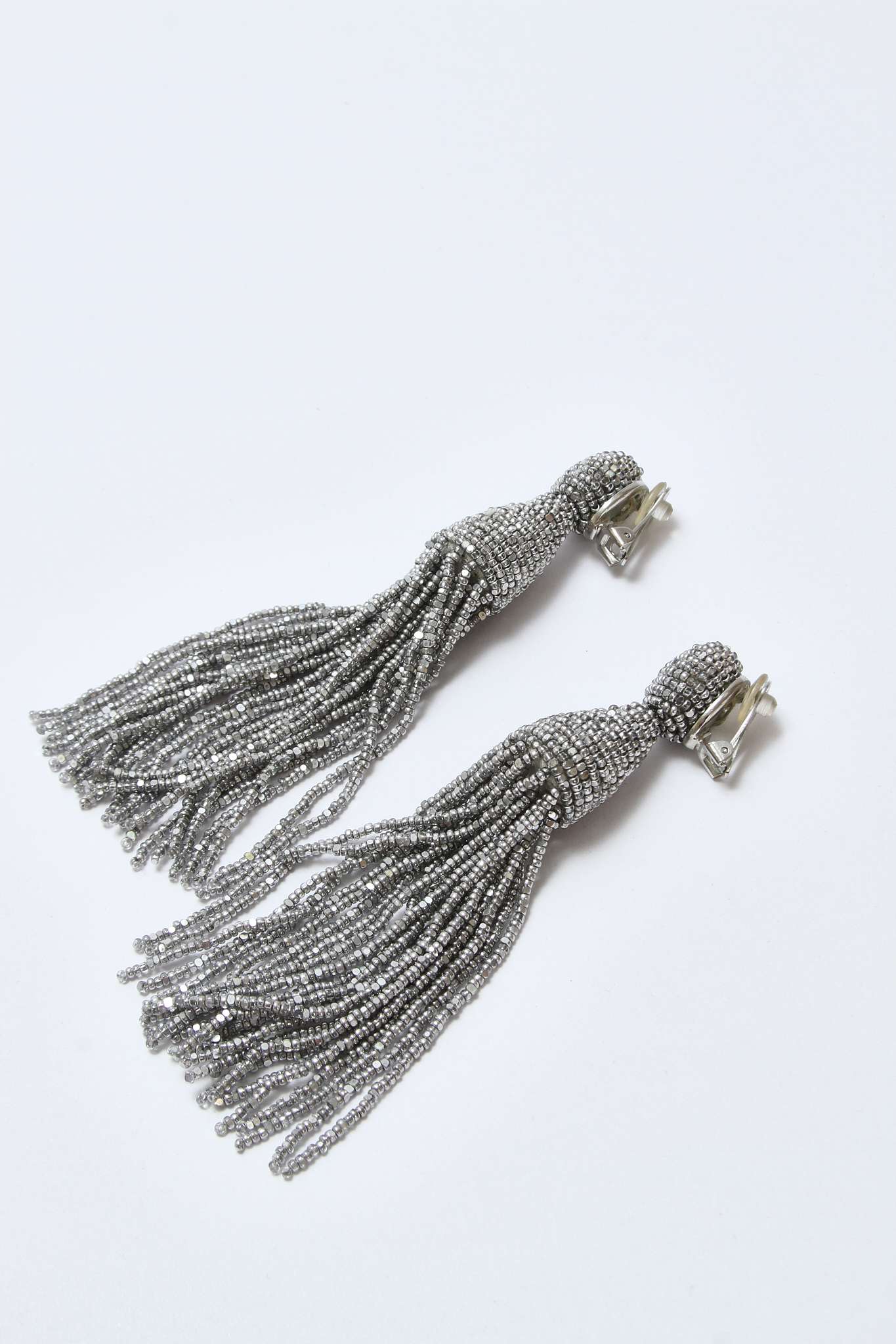 Oscar de la Renta Long Tassel Clip