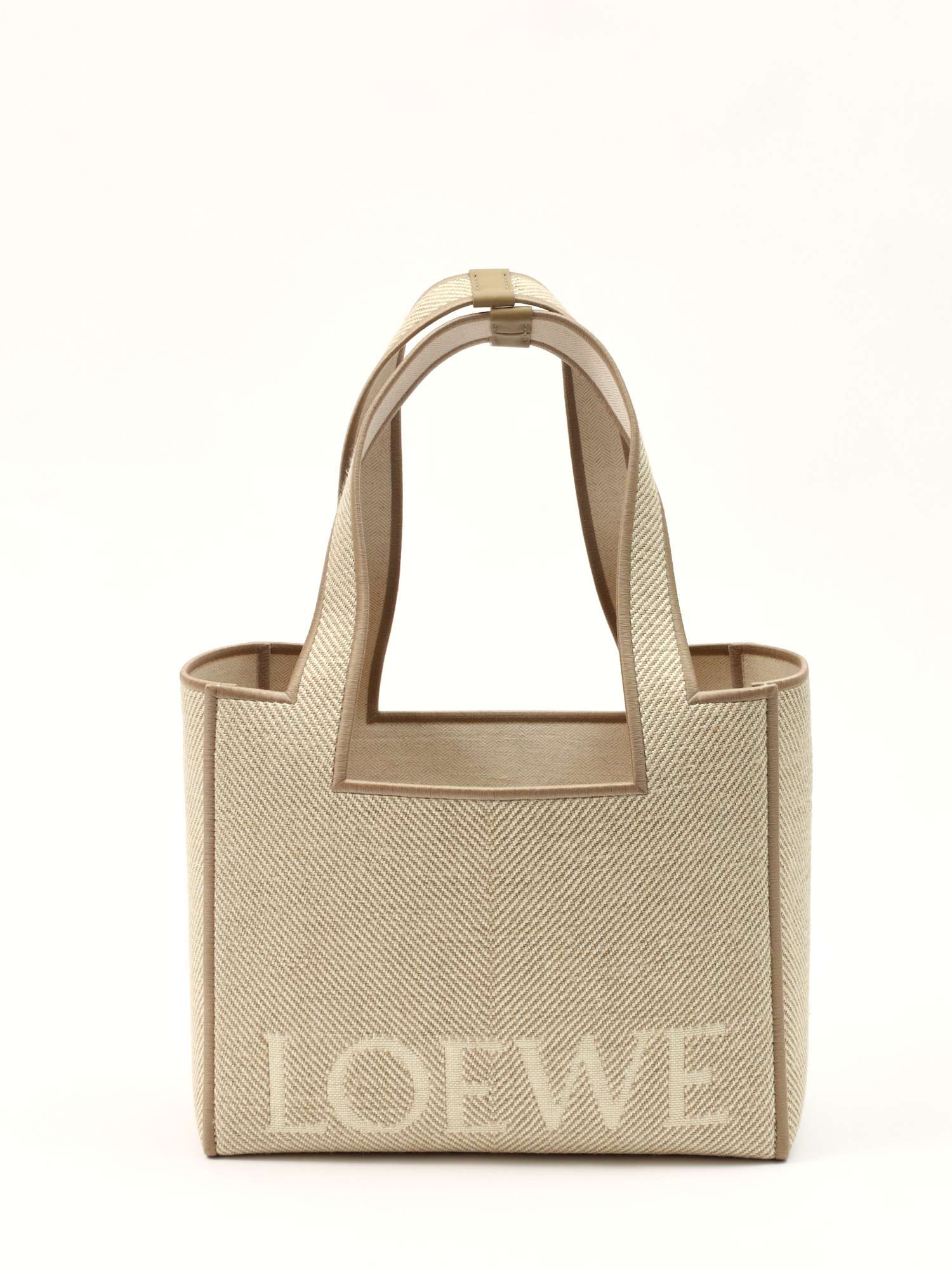 Loewe Font 