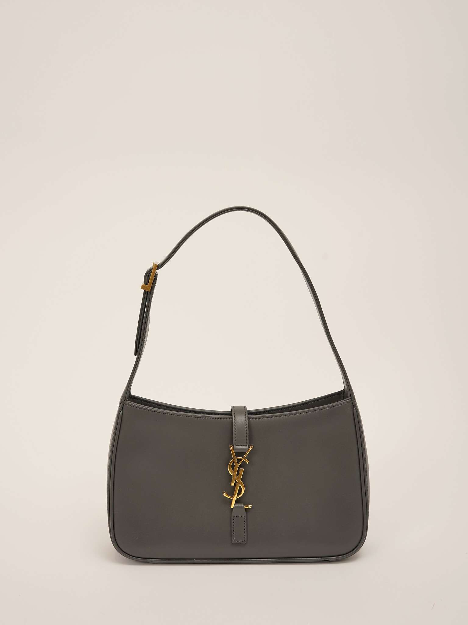 Saint Laurent Le 5 A 7 