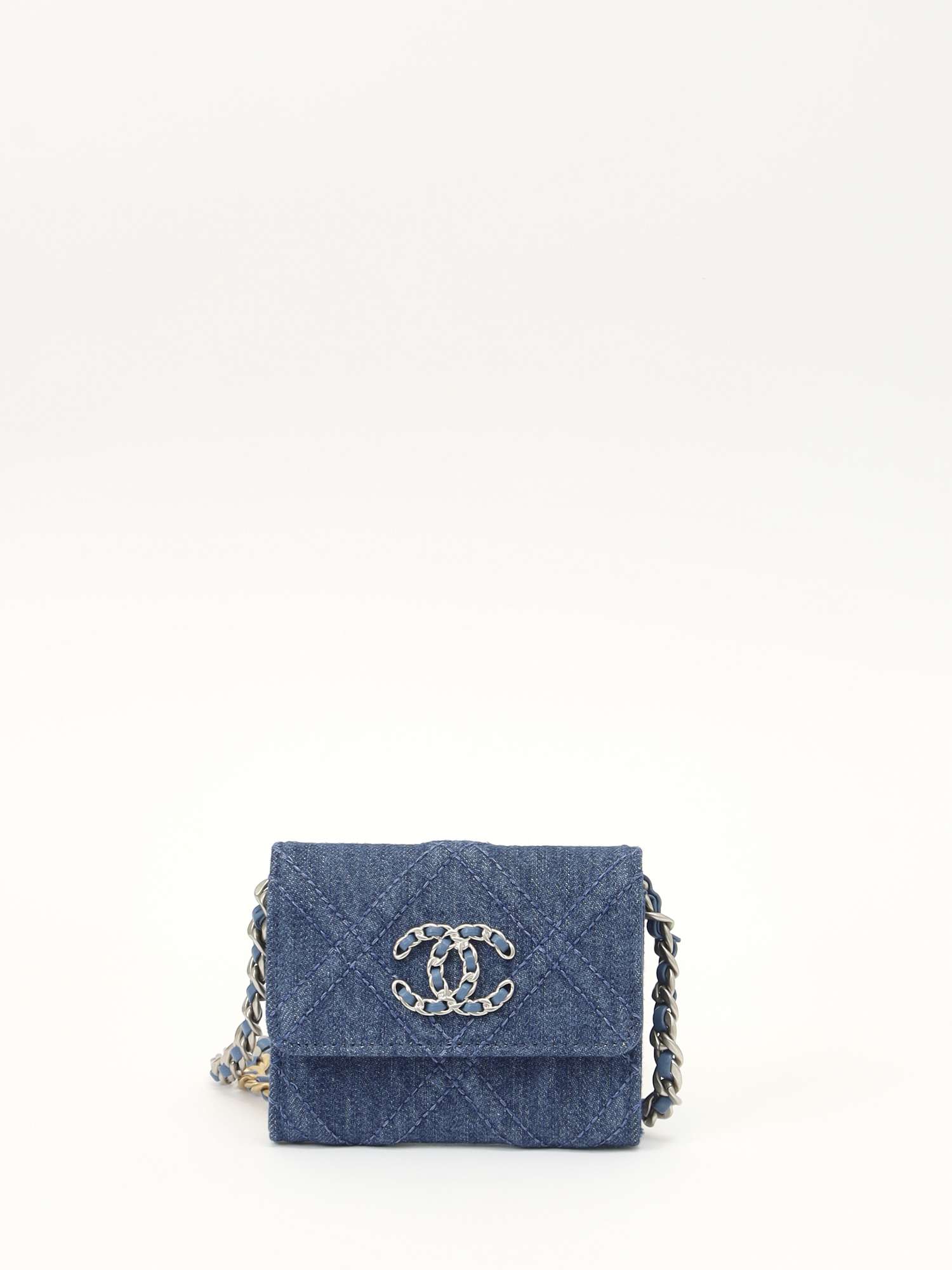 Chanel 19 