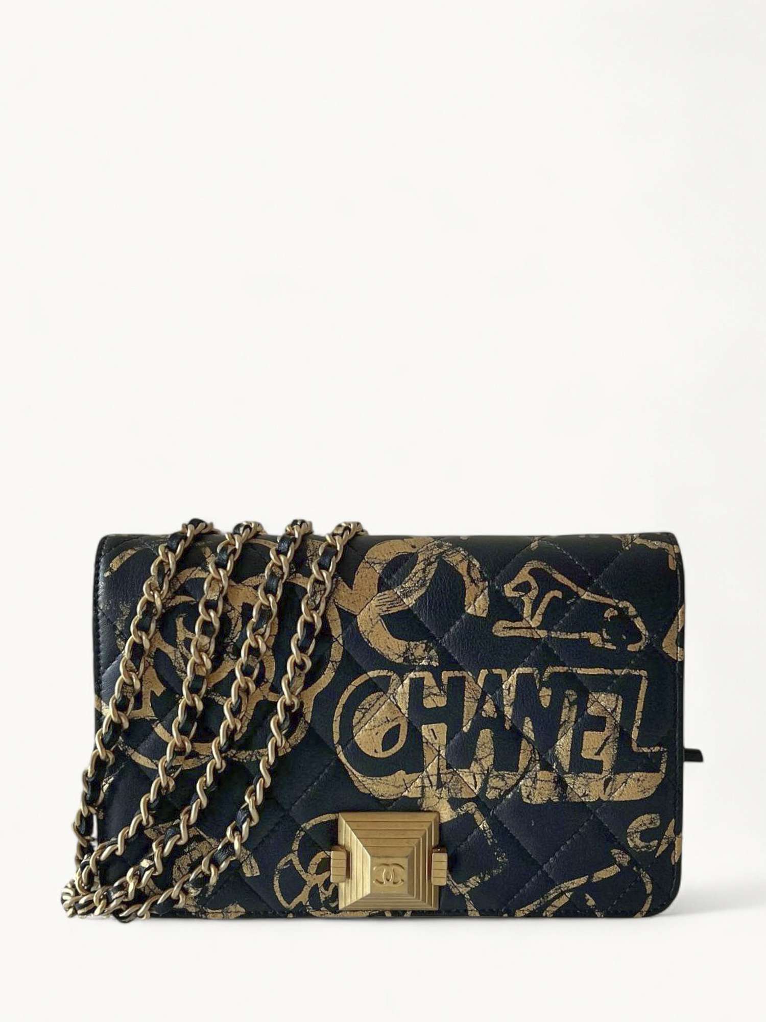 Chanel WOC 