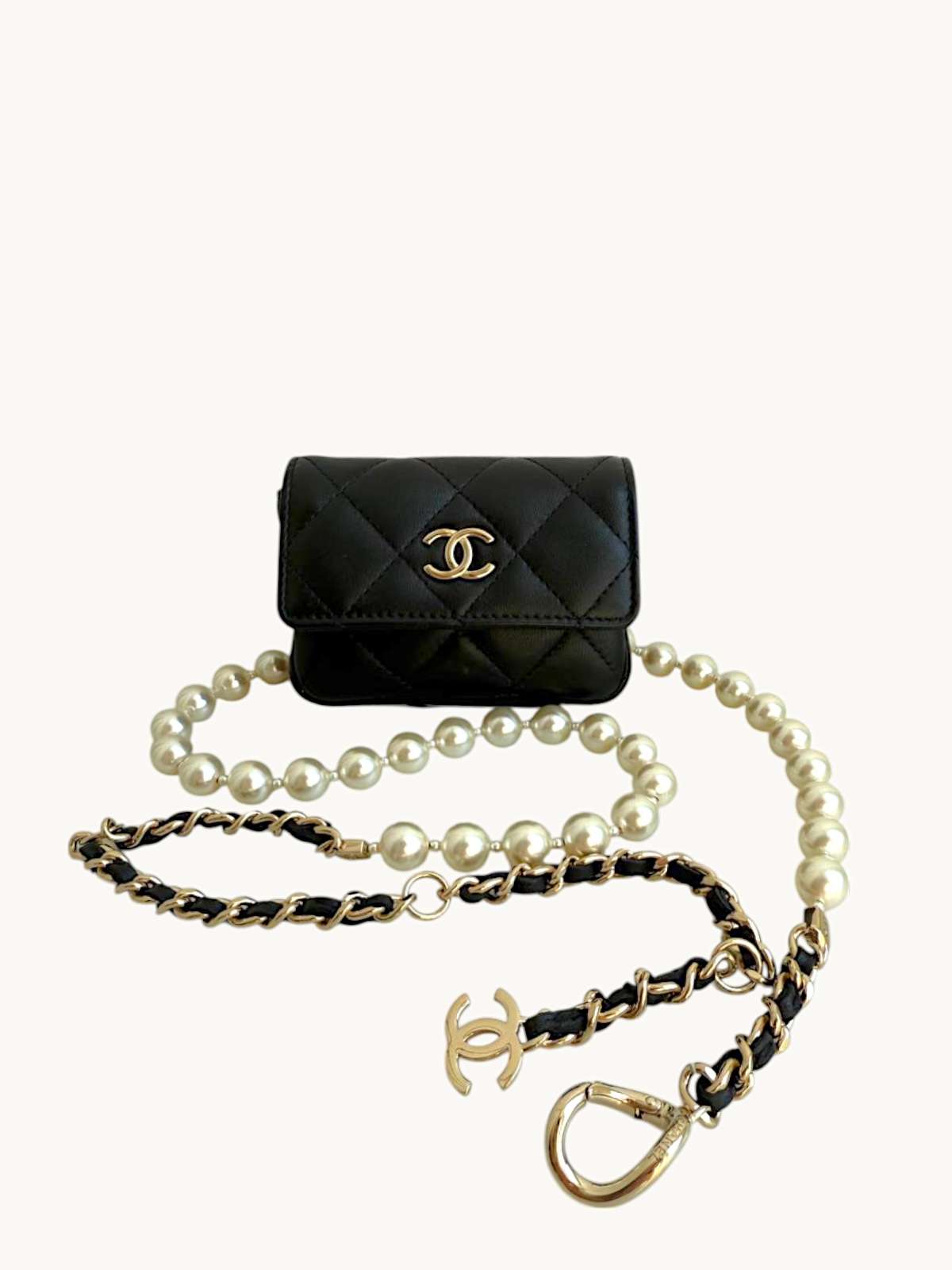 Chanel WOC 