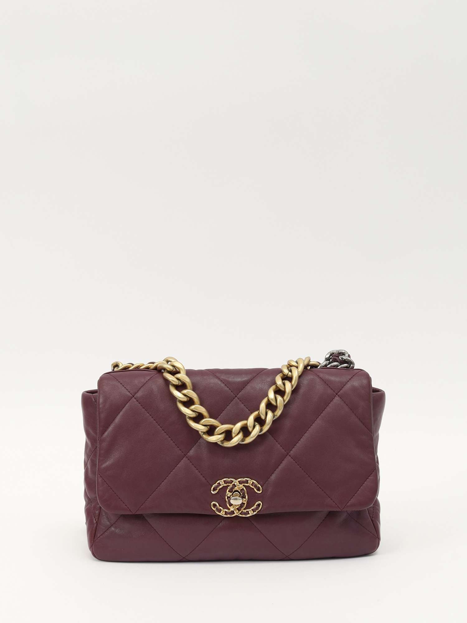 Chanel 19 