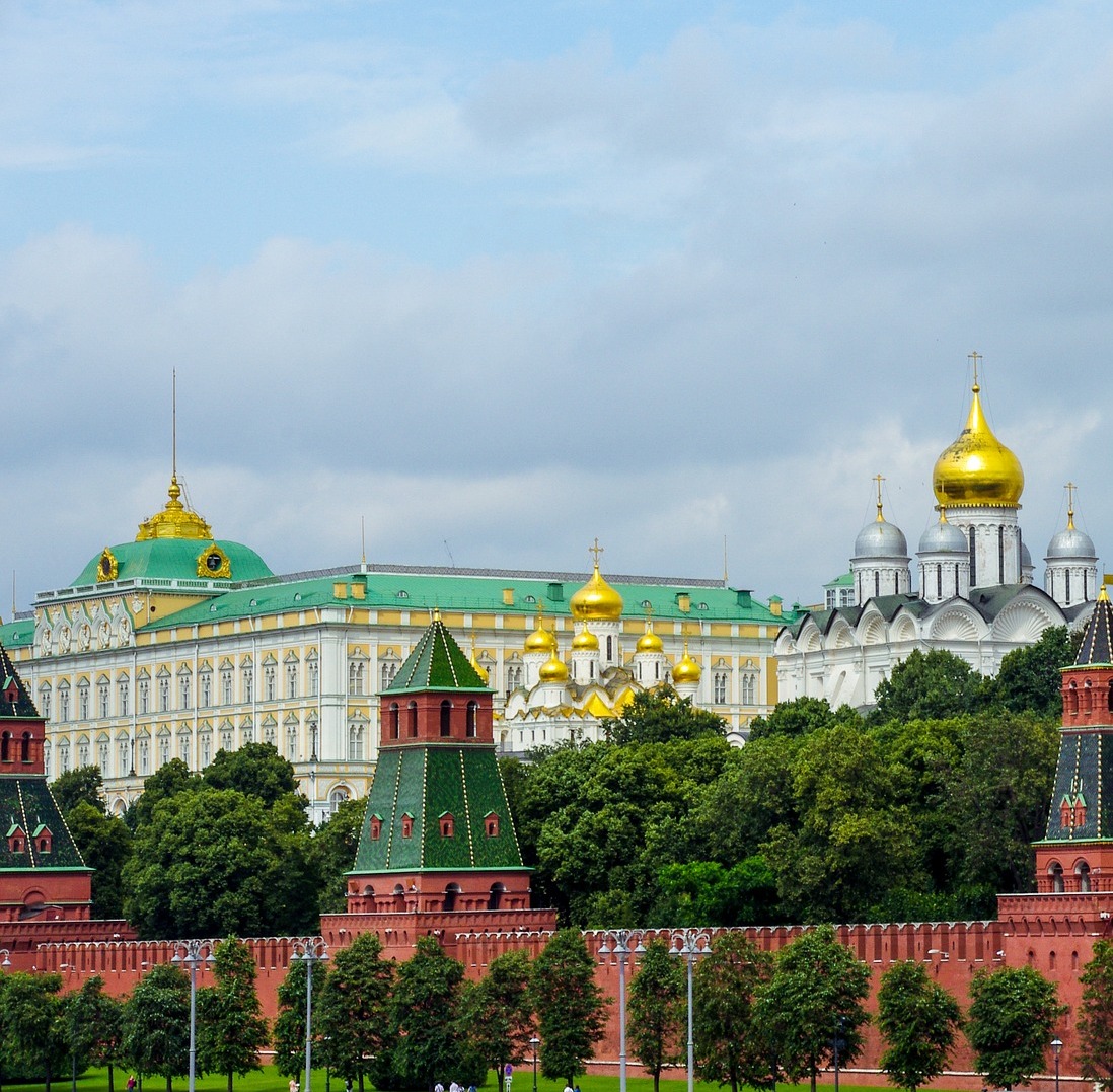 Static kremlin. Государственный Кремлёвский дворец. Famous Sights of Russia.