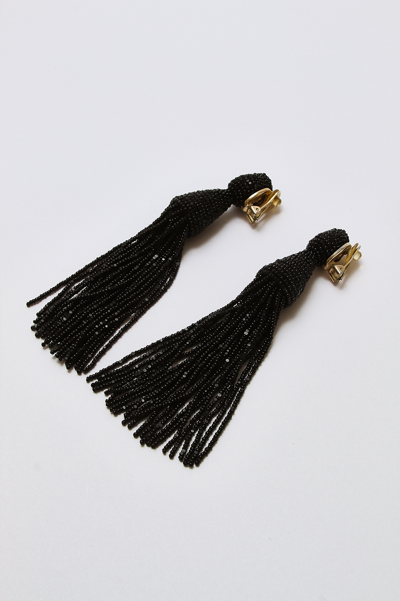 Oscar de la Renta Long Tassel Clip 1