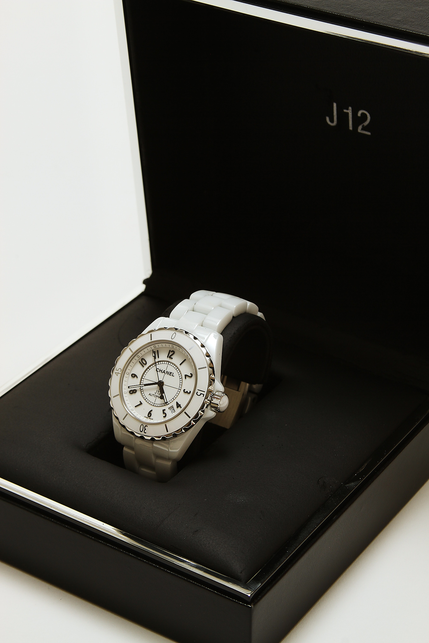 Chanel J12 2