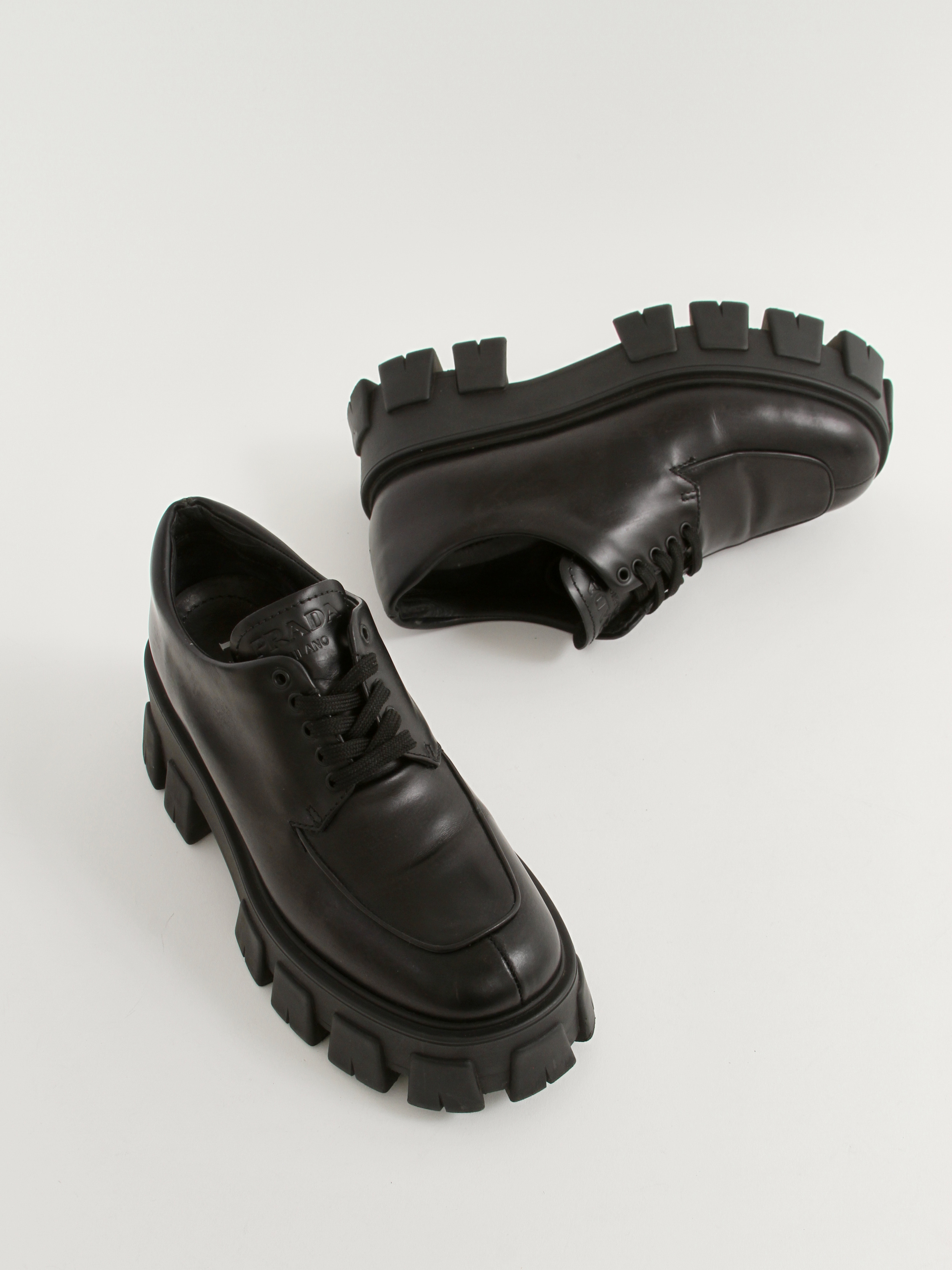 Prada 37 6