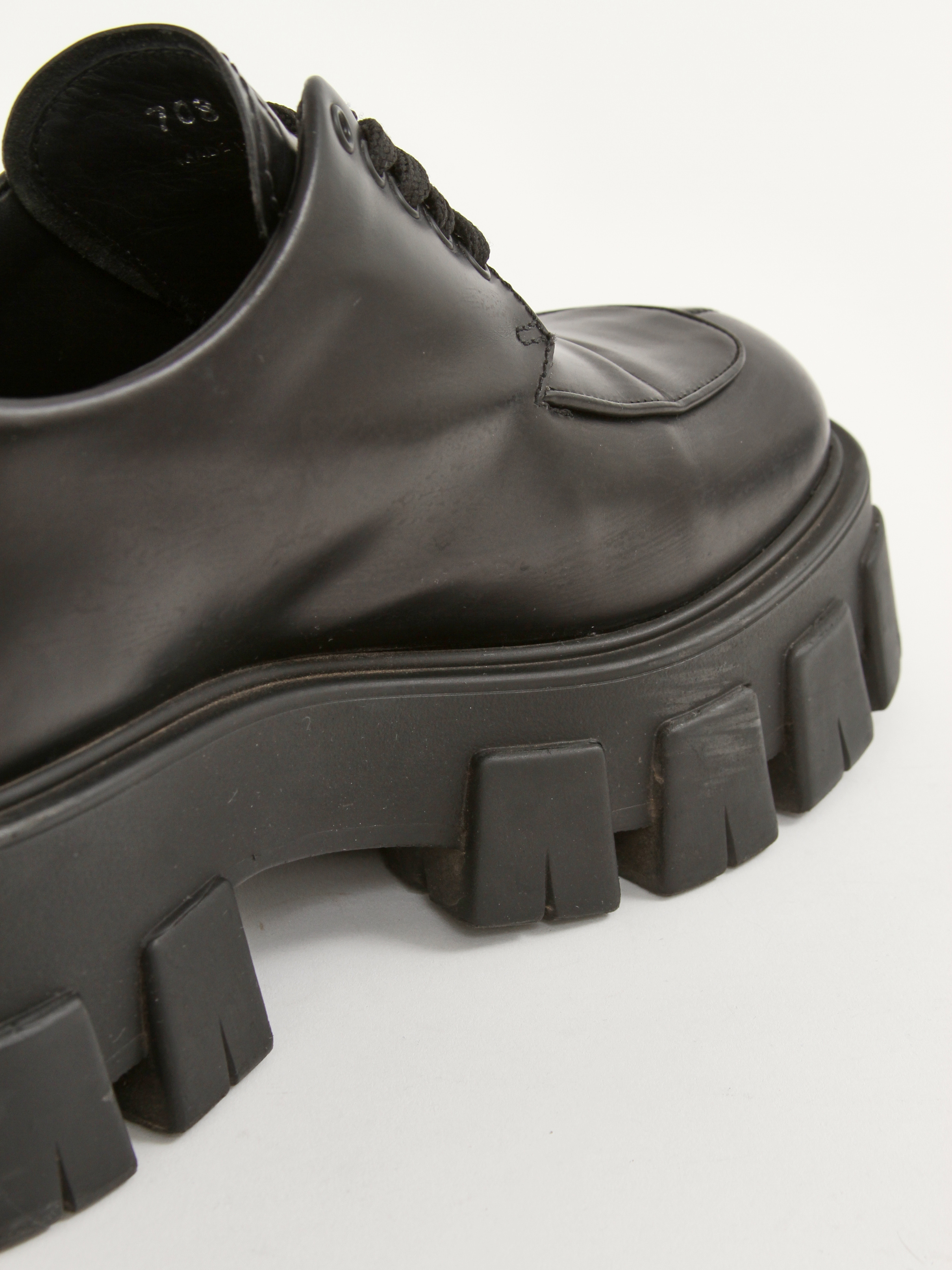 Prada 37 14