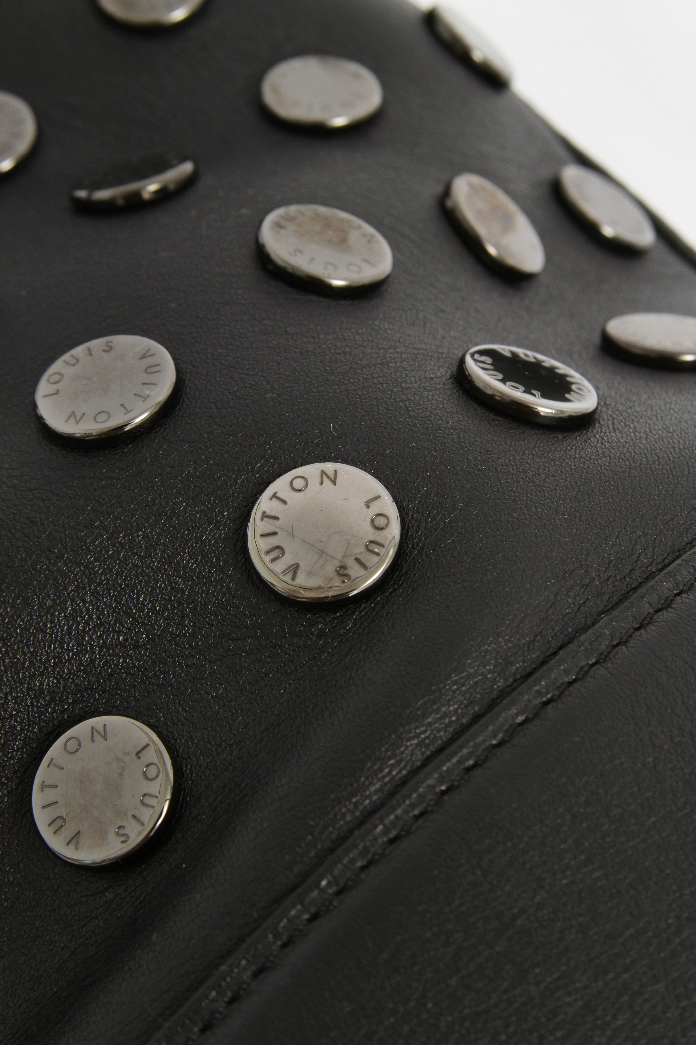 Louis Vuitton Leather Bag 5