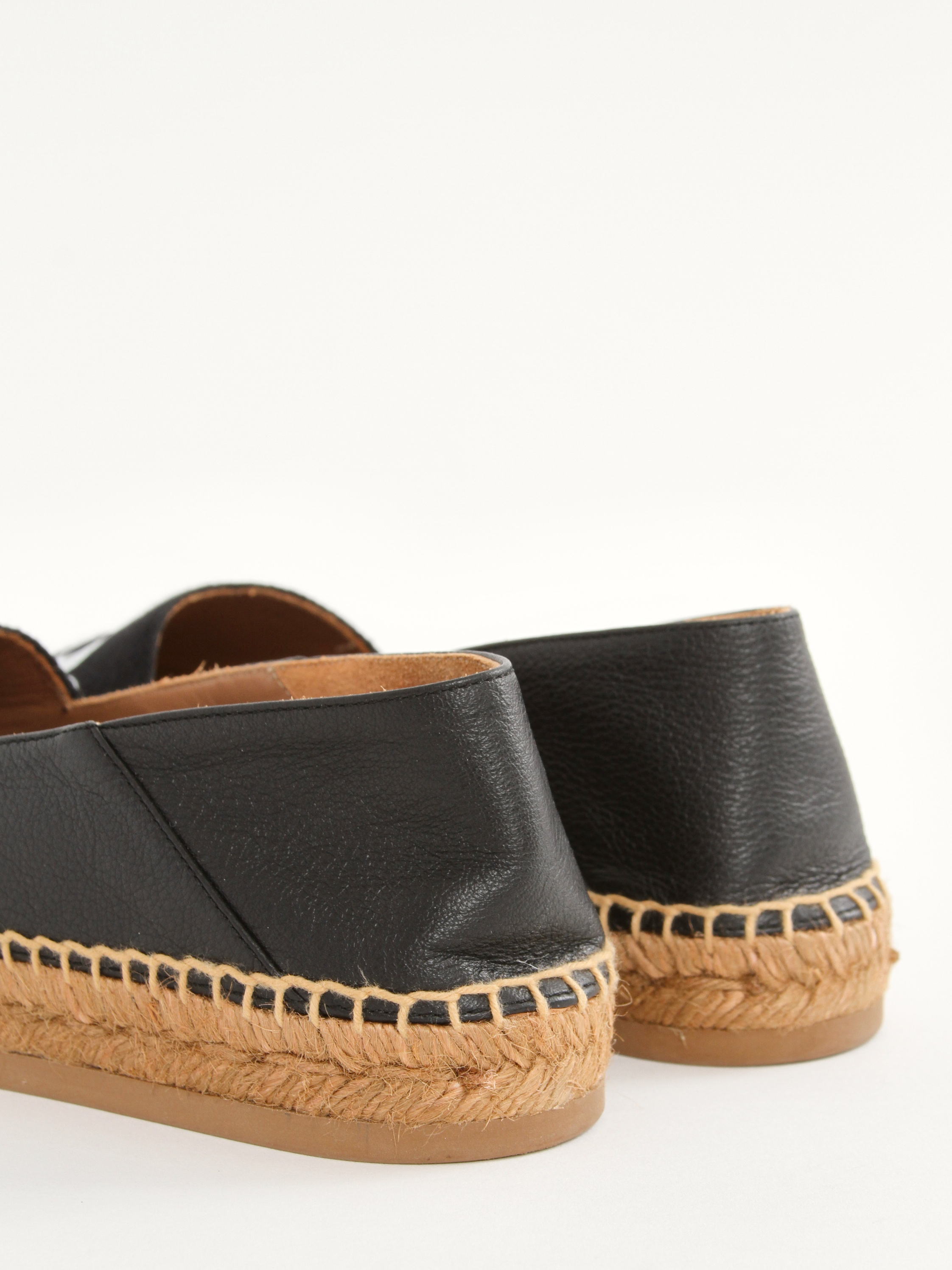Chloe 37 5
