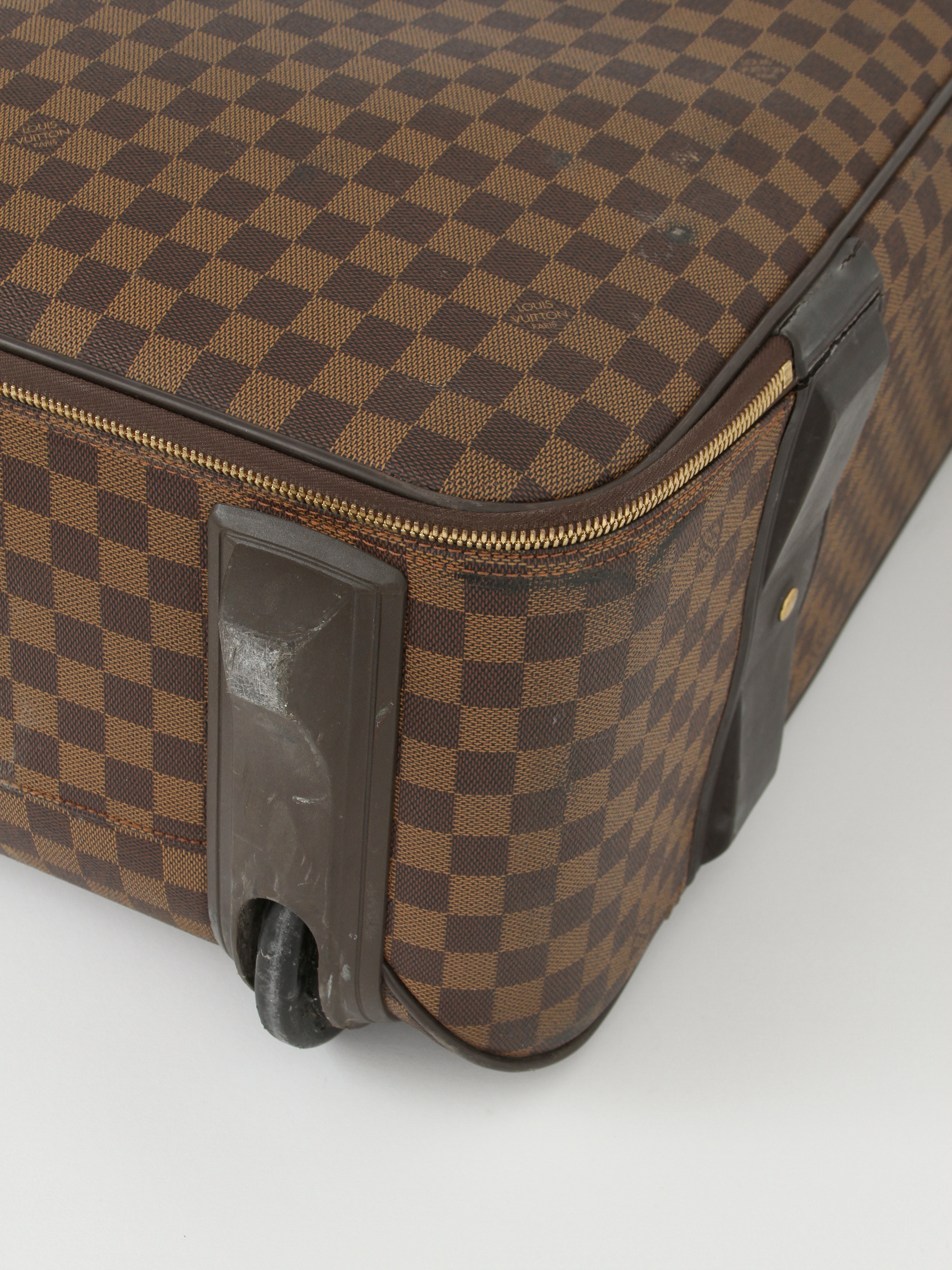 Louis Vuitton Pegace 12
