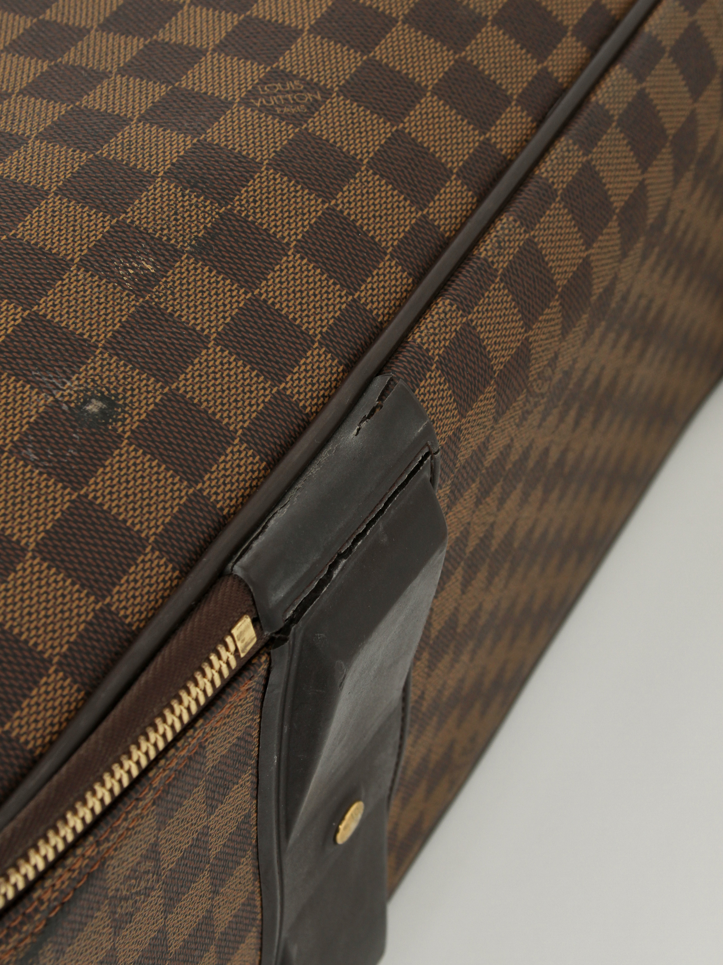 Louis Vuitton Pegace 18