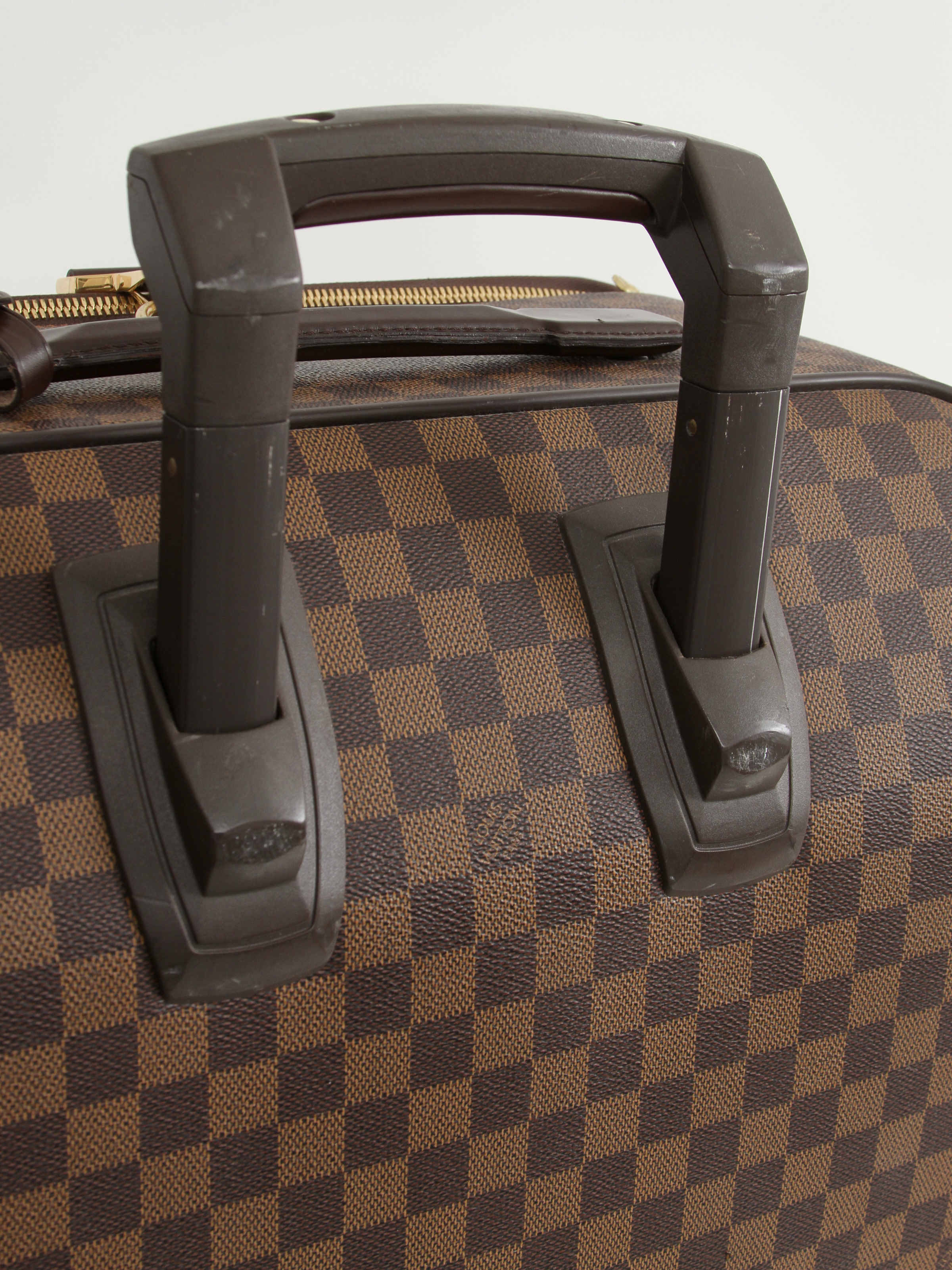 Louis Vuitton Pegace 3