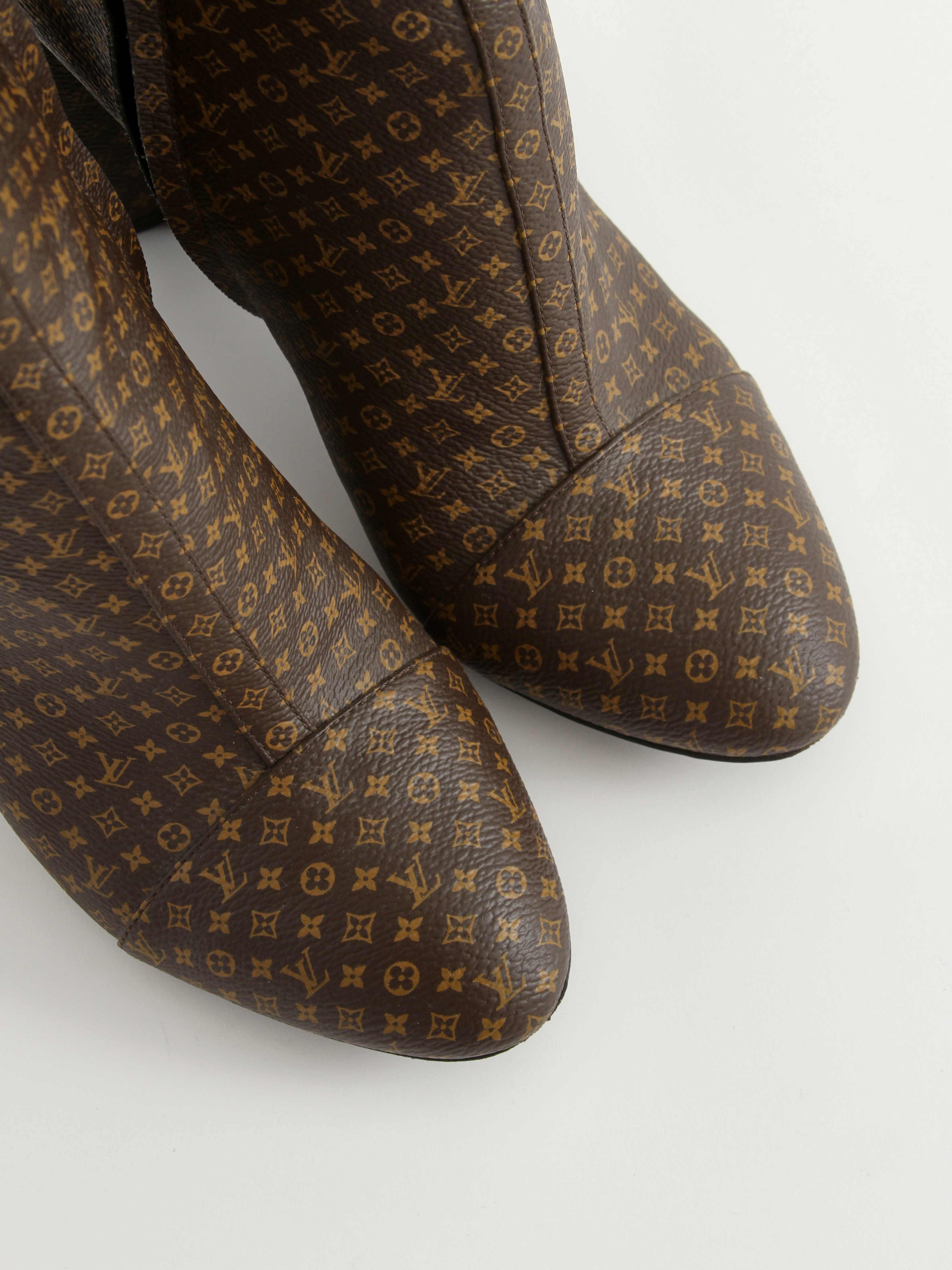 Louis Vuitton 38 3