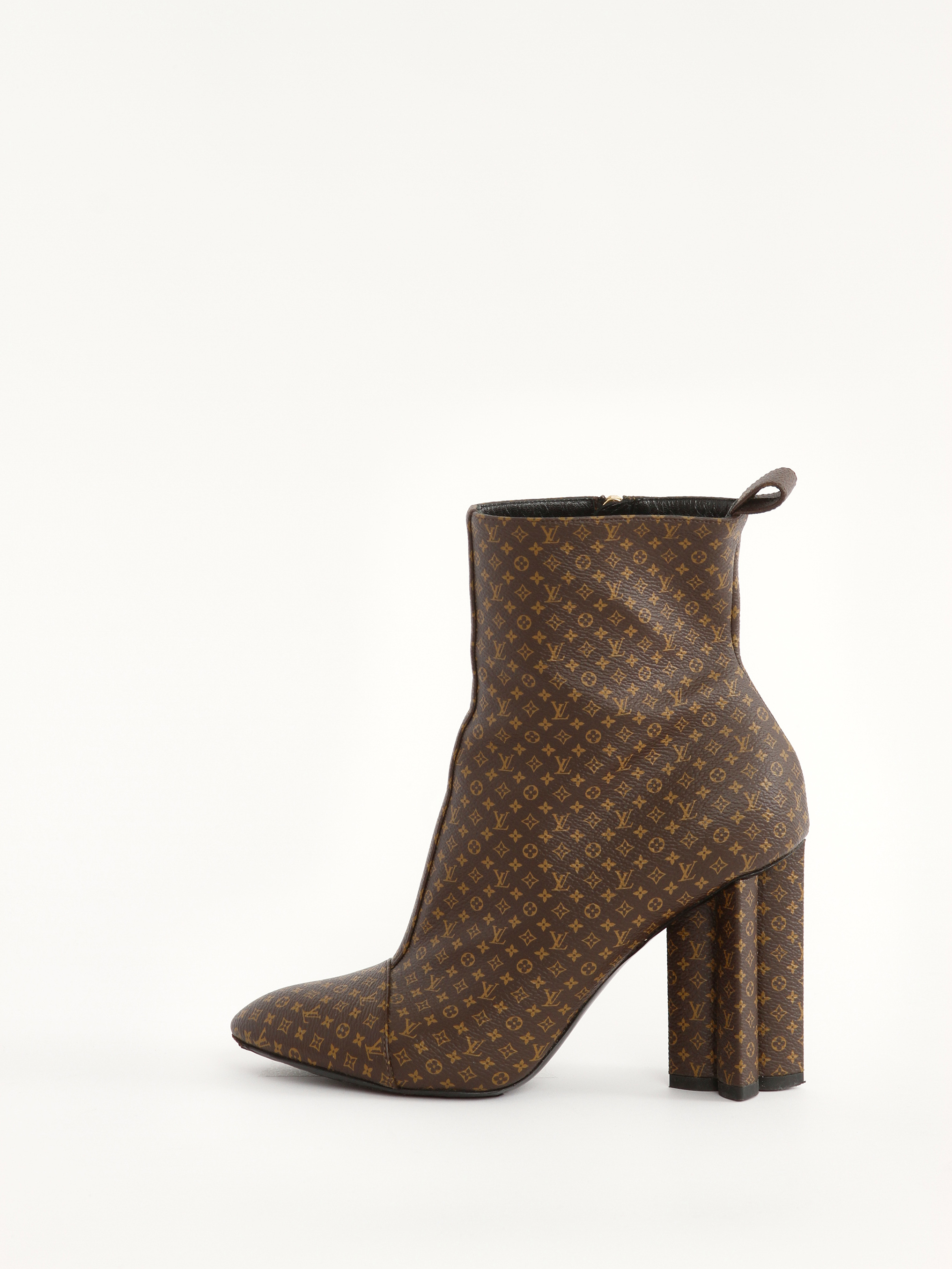 Louis Vuitton 38 1