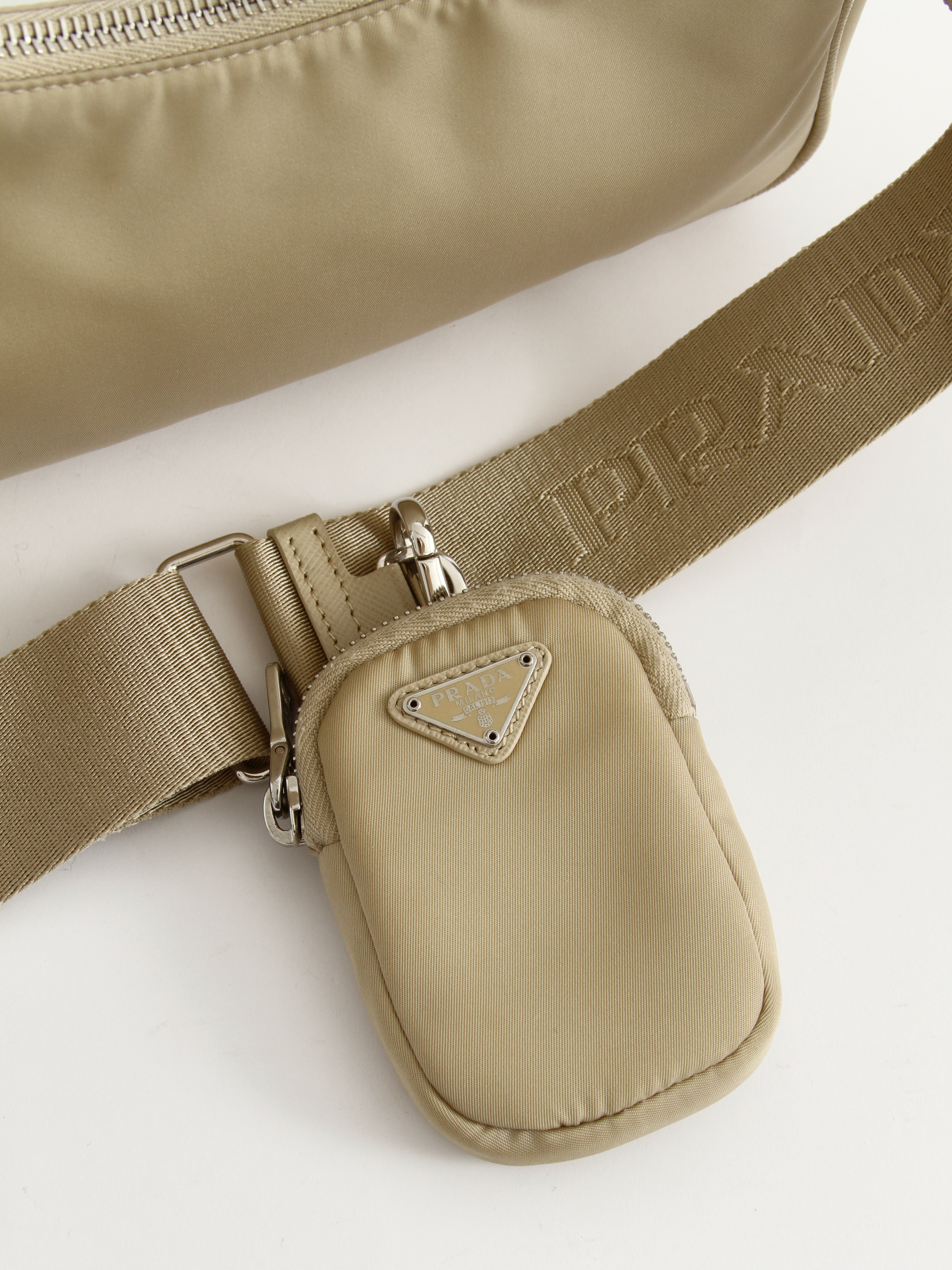 Prada Re-Edition 2005 7