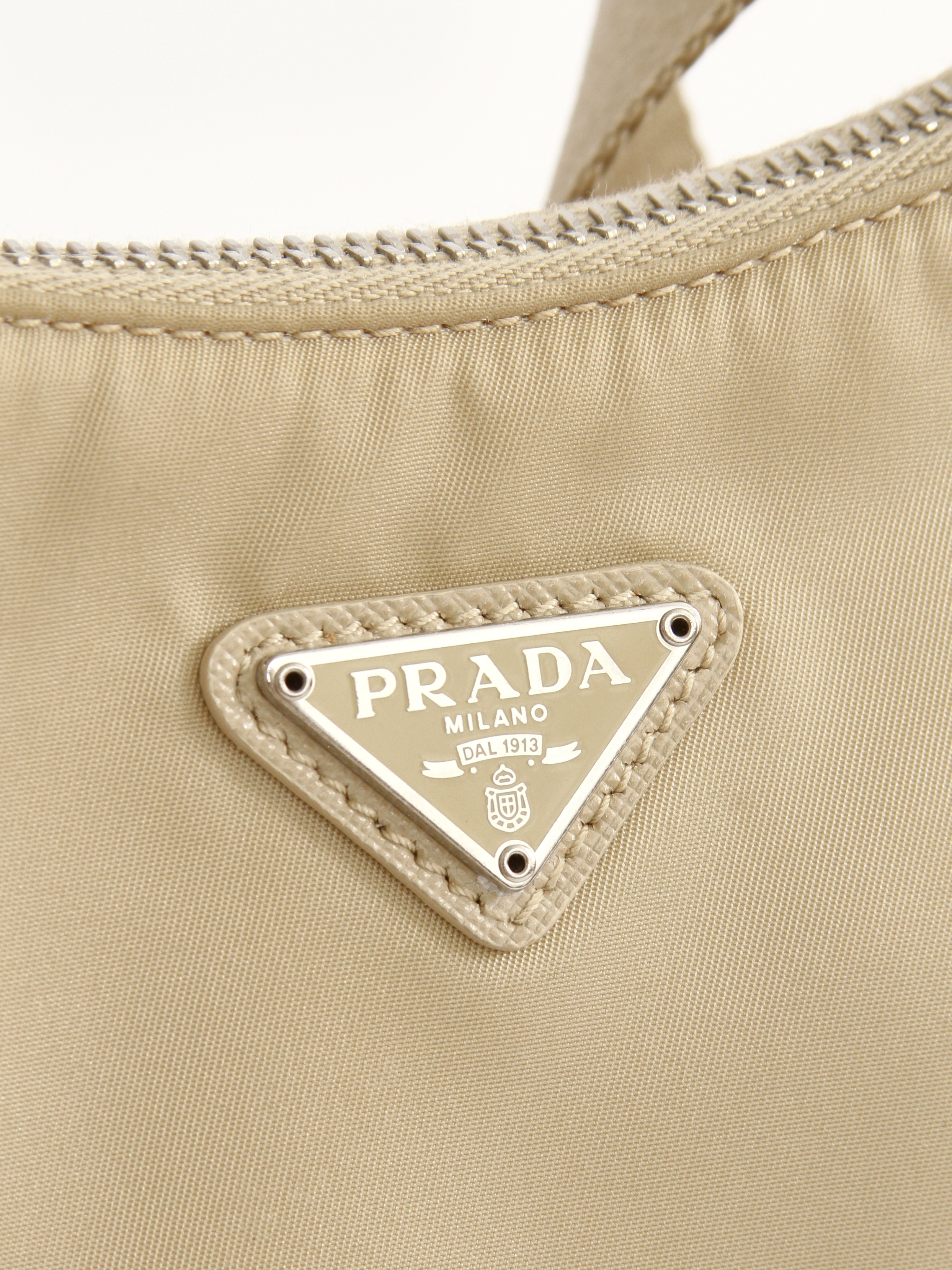 Prada Re-Edition 2005 4