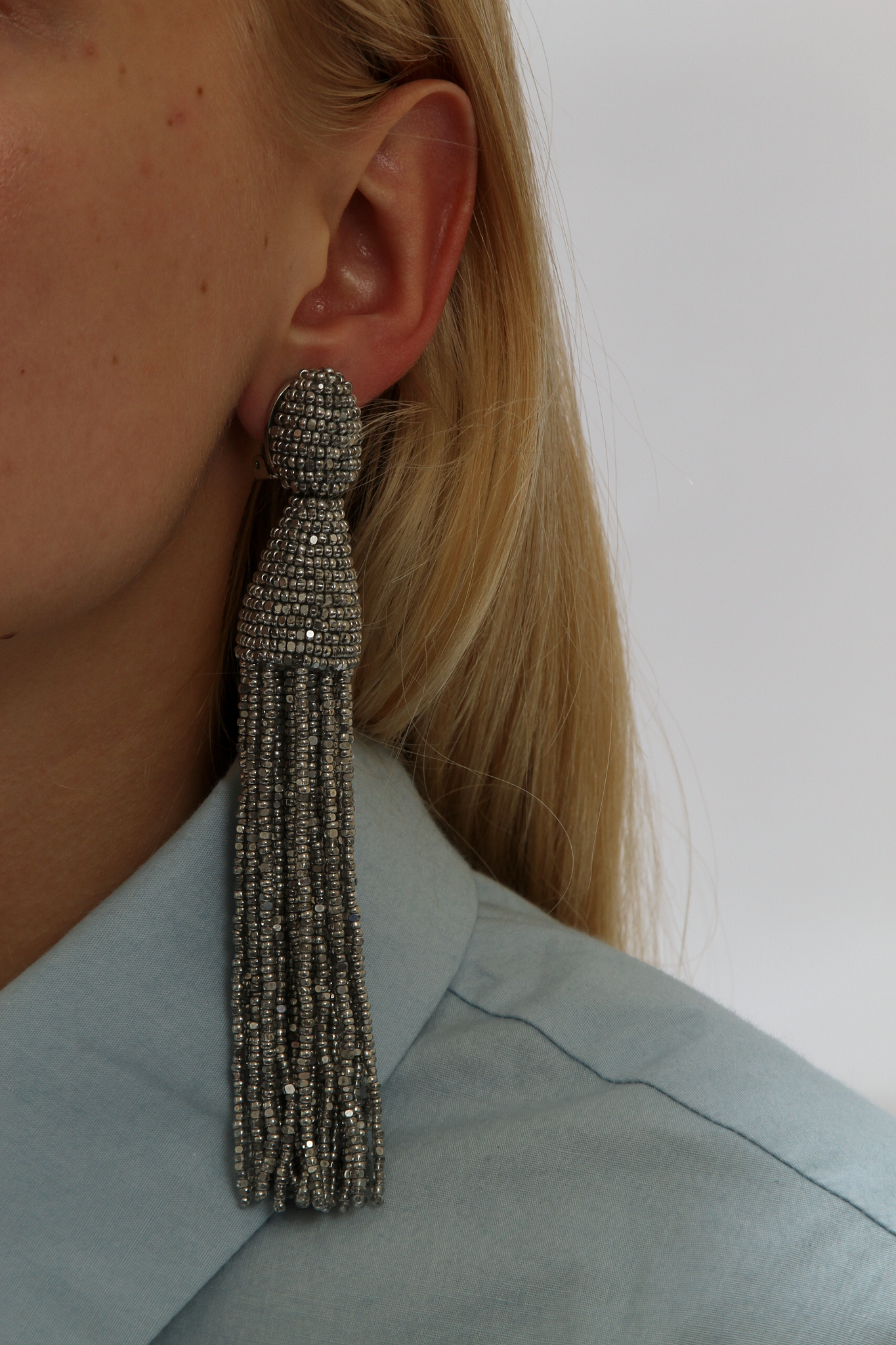 Oscar de la Renta Long Tassel Clip 3