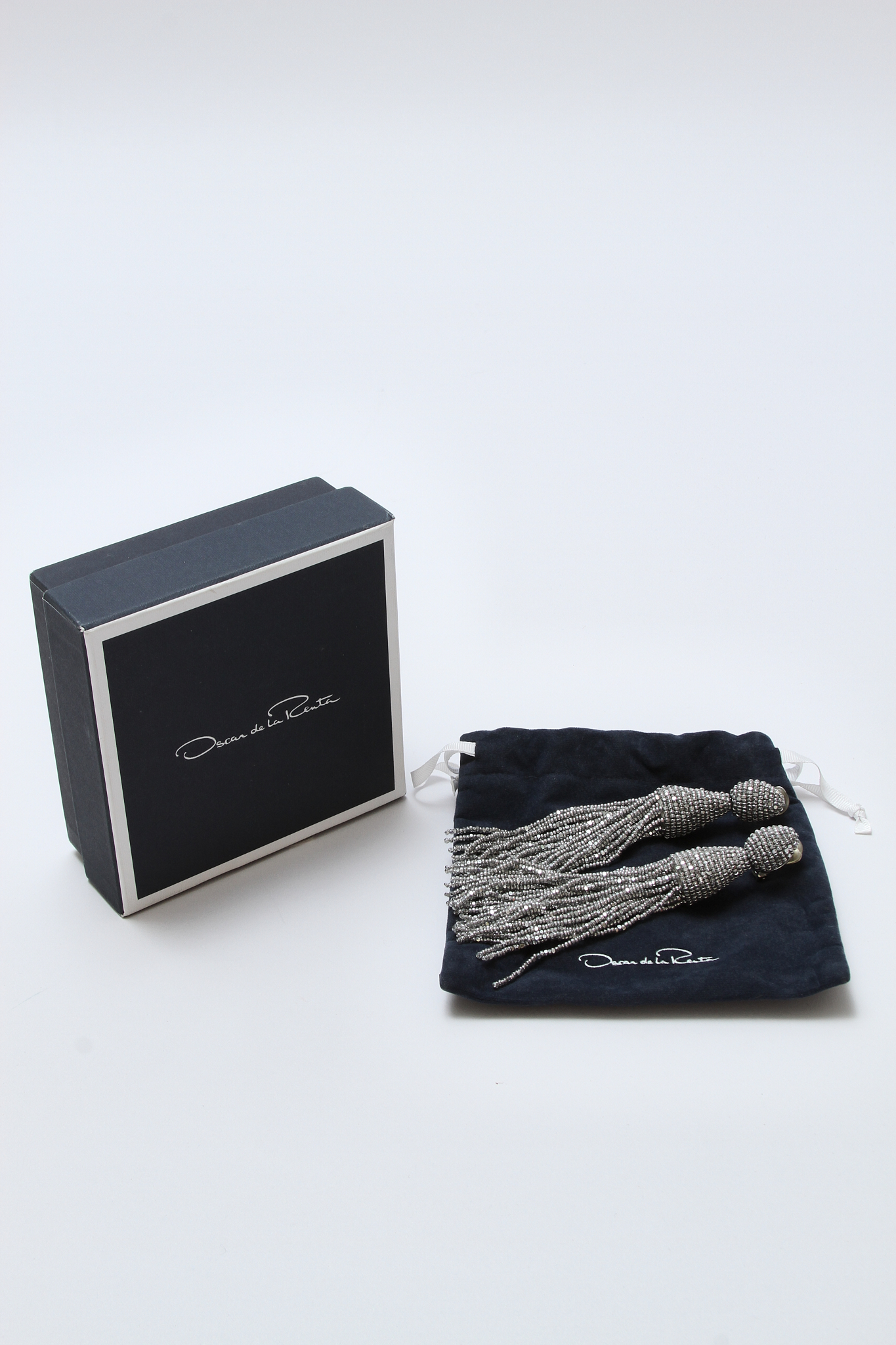 Oscar de la Renta Long Tassel Clip 2