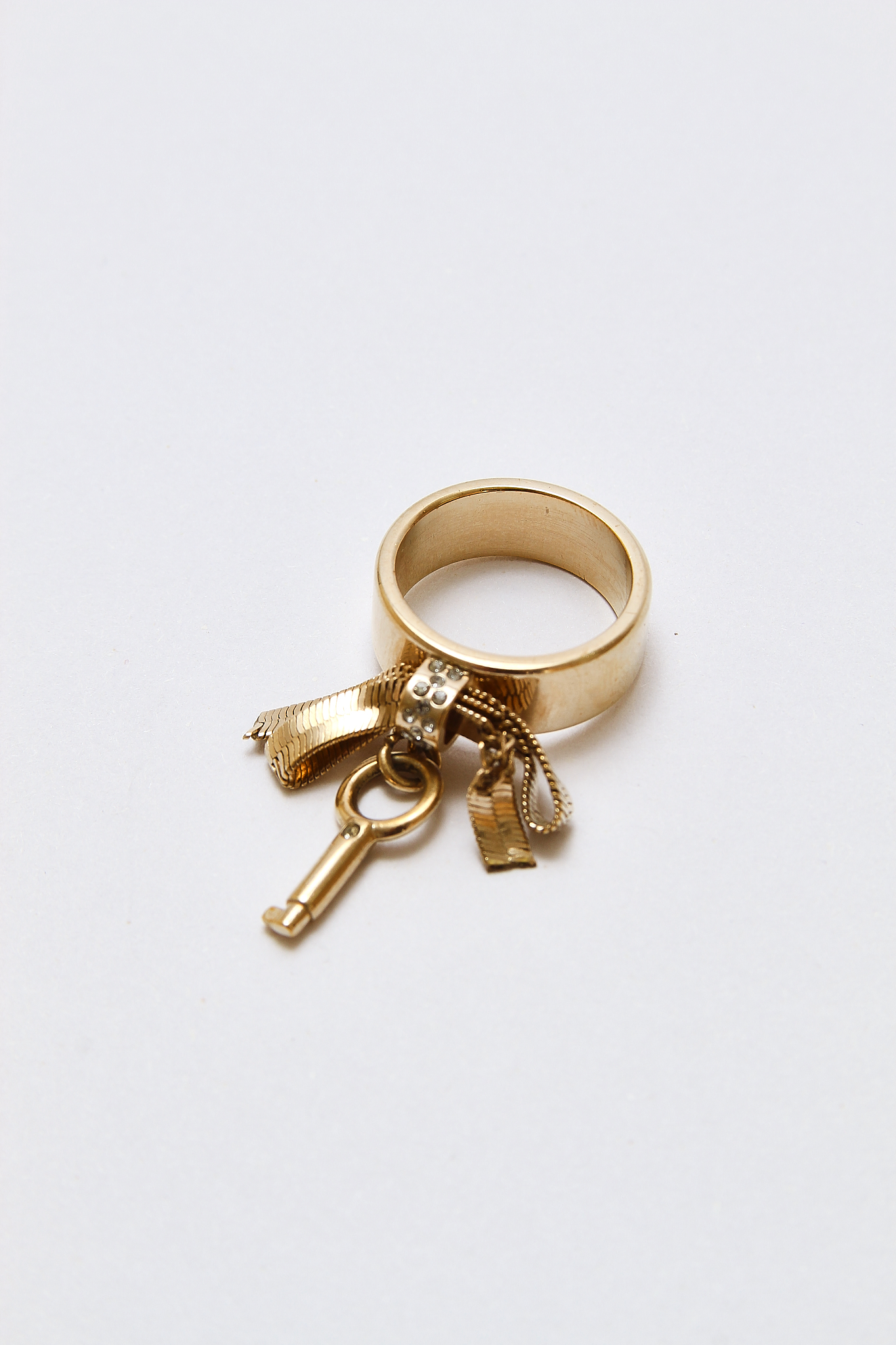 Chloe Bow & Key 1