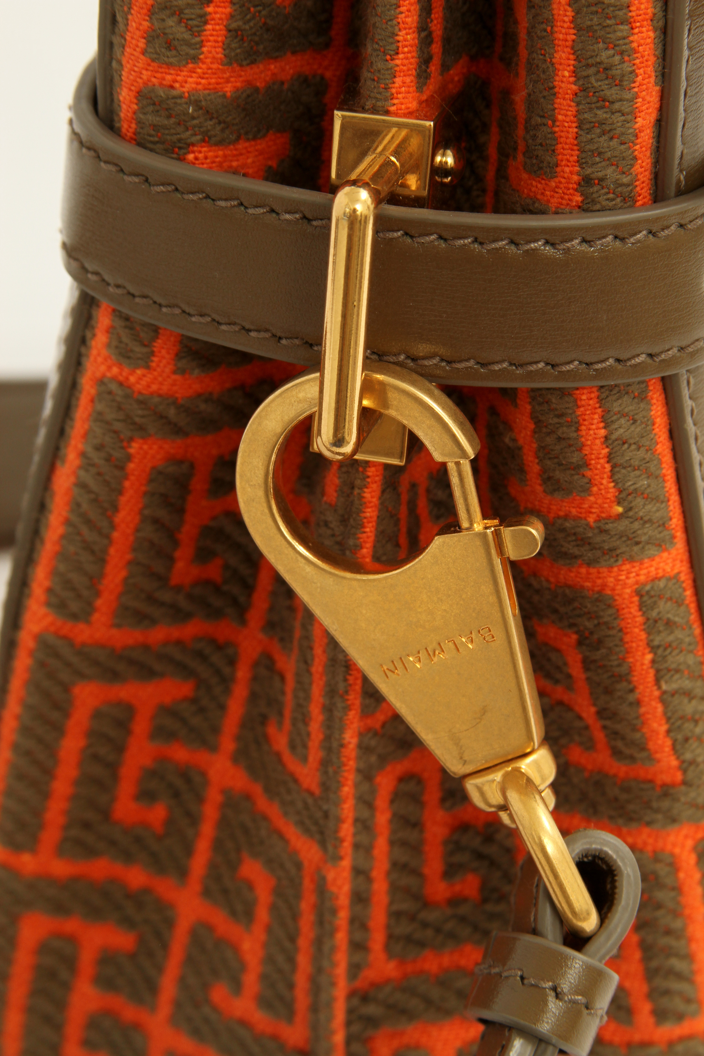 Balmain Buzz 23 8