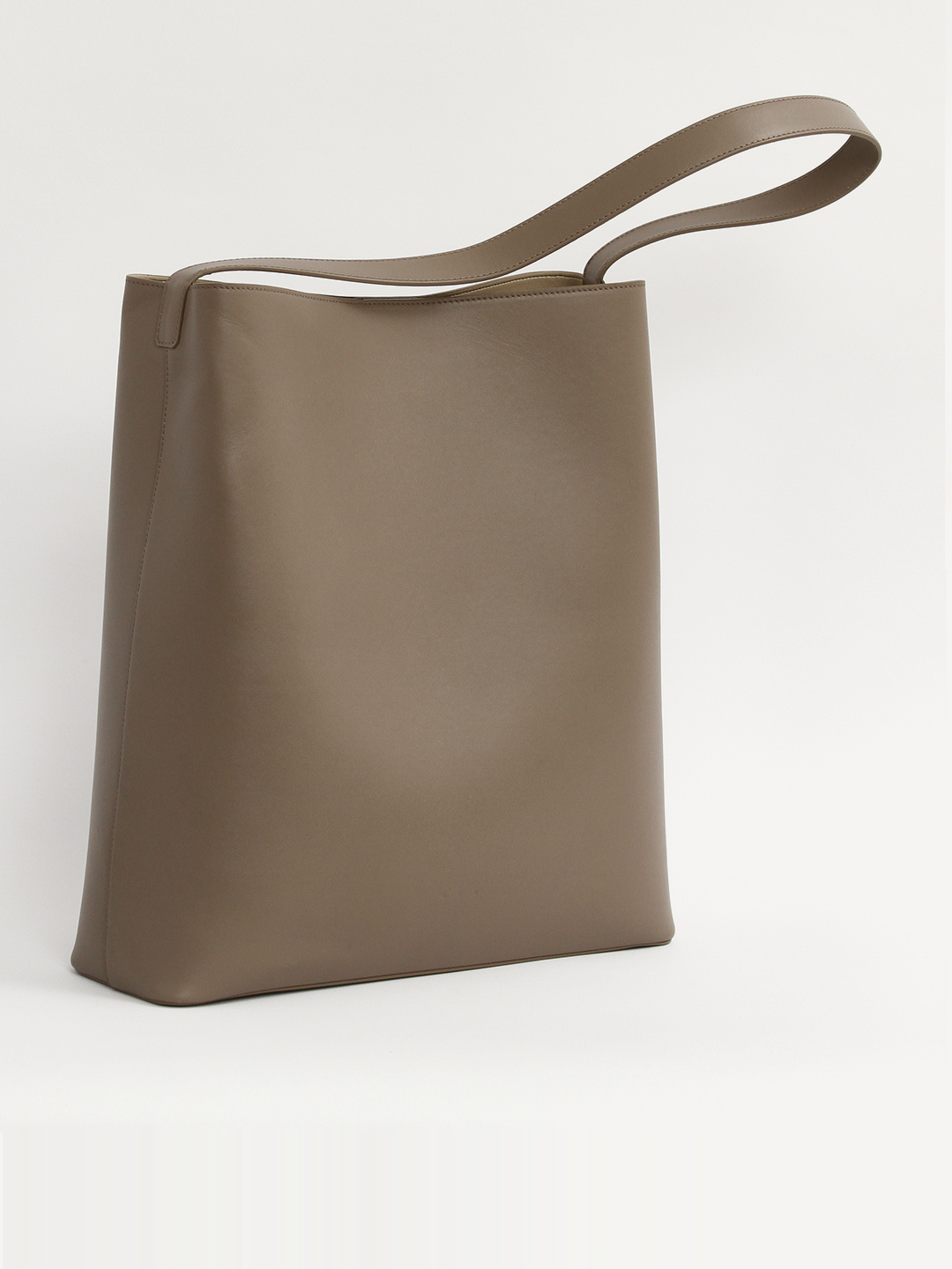 Aesther Ekme Sac 2