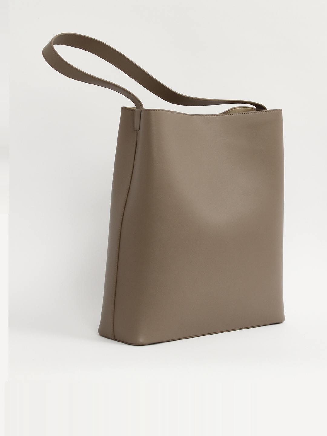 Aesther Ekme Sac 1