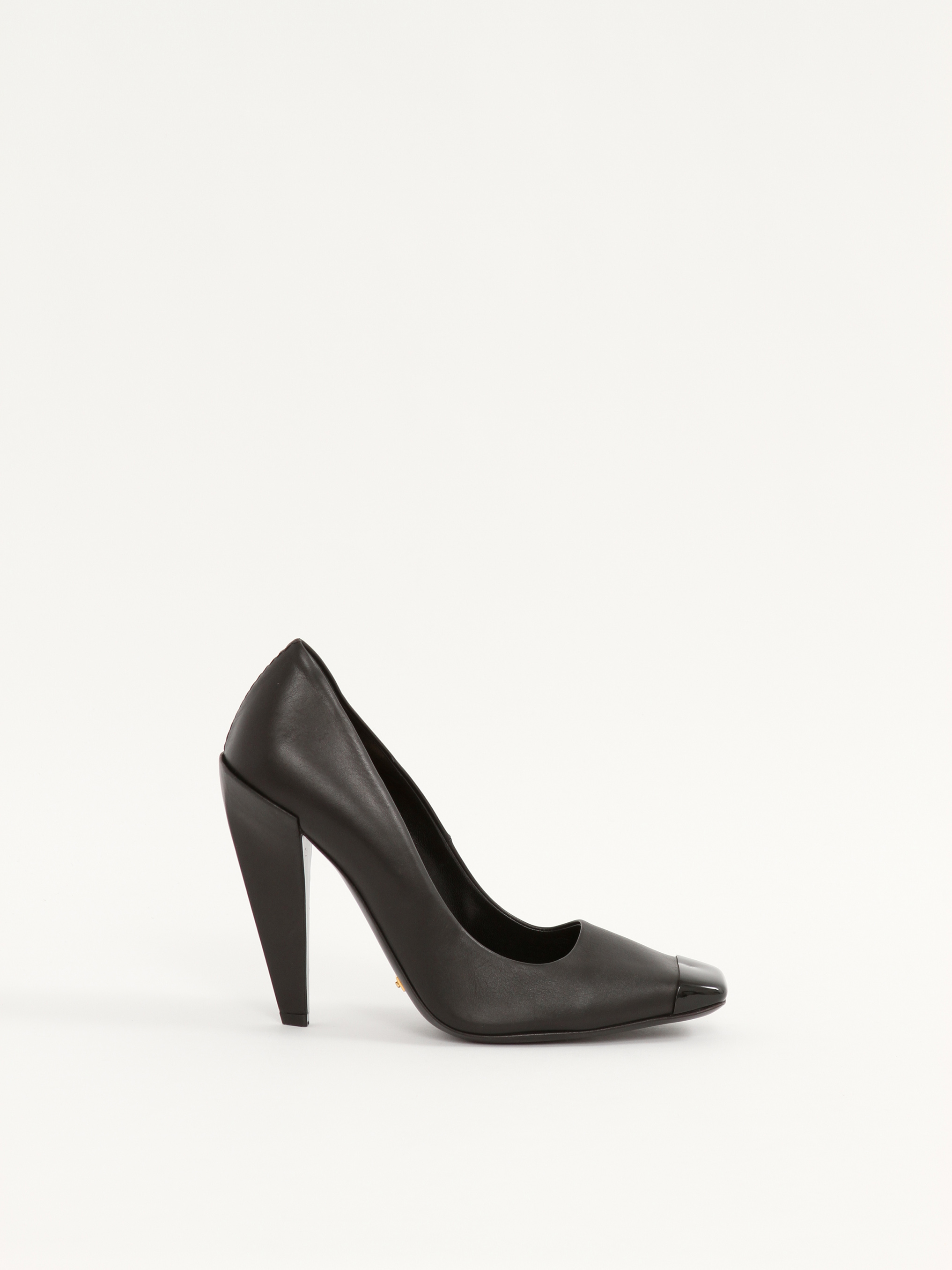 Tom Ford 38 0