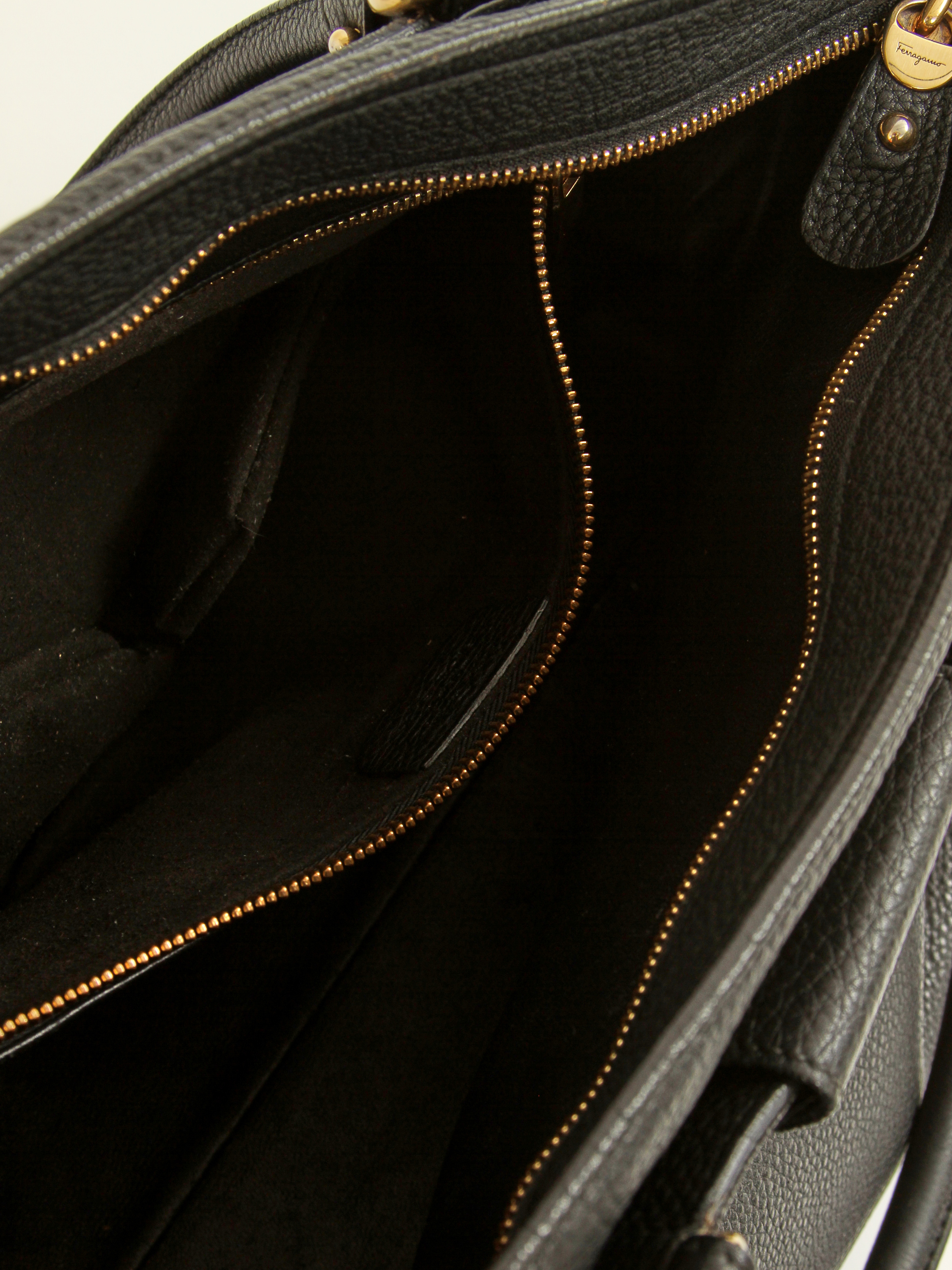 Salvatore Ferragamo Leather Bag 9