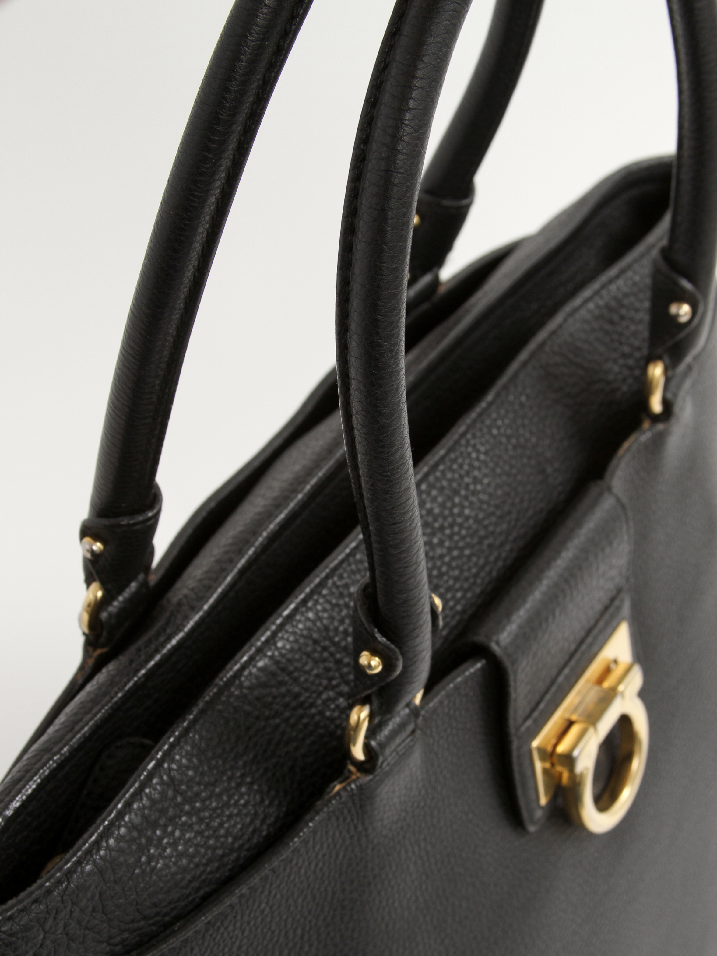 Salvatore Ferragamo Leather Bag 8