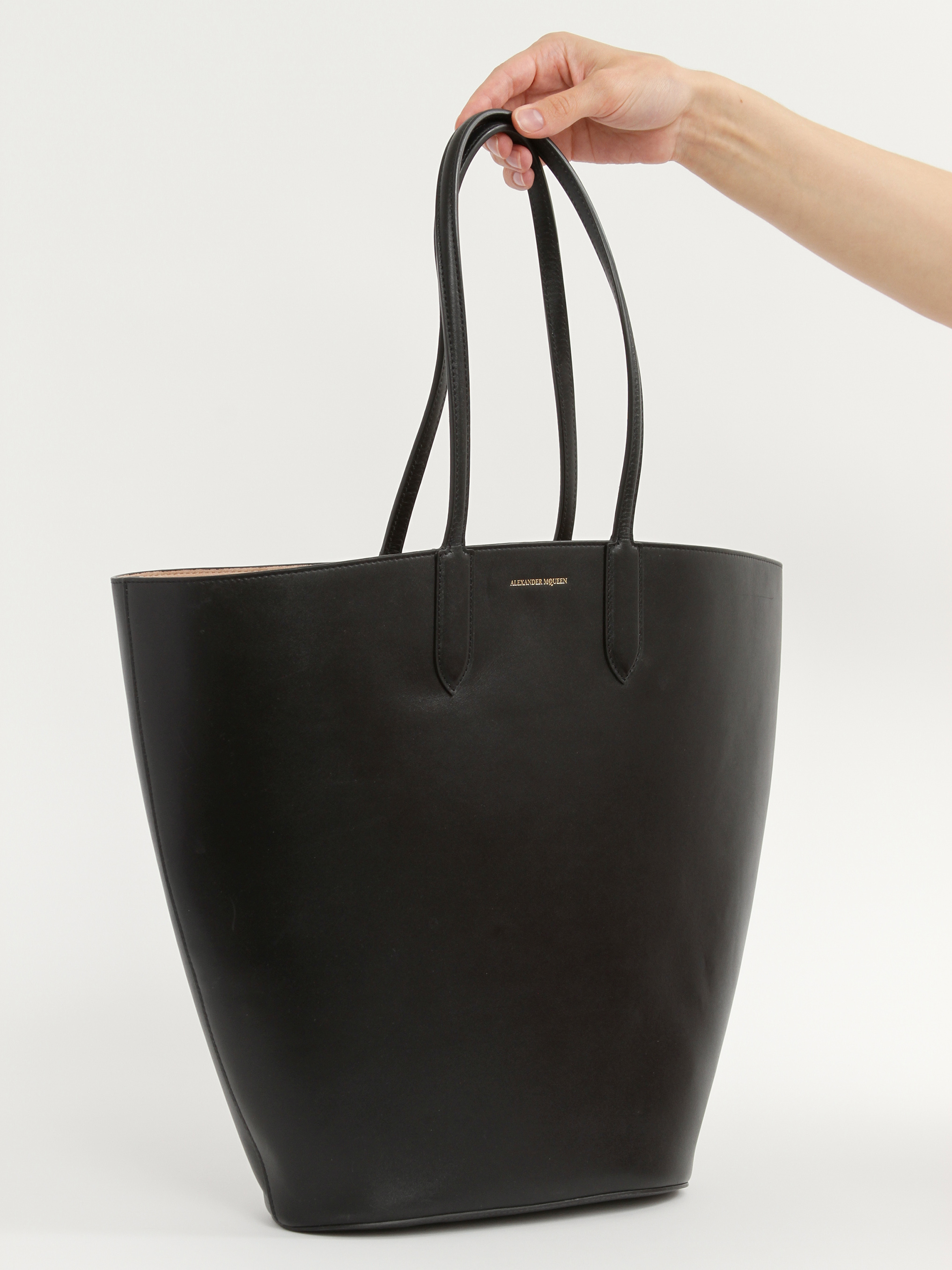 Alexander Mcqueen Leather Bag 1