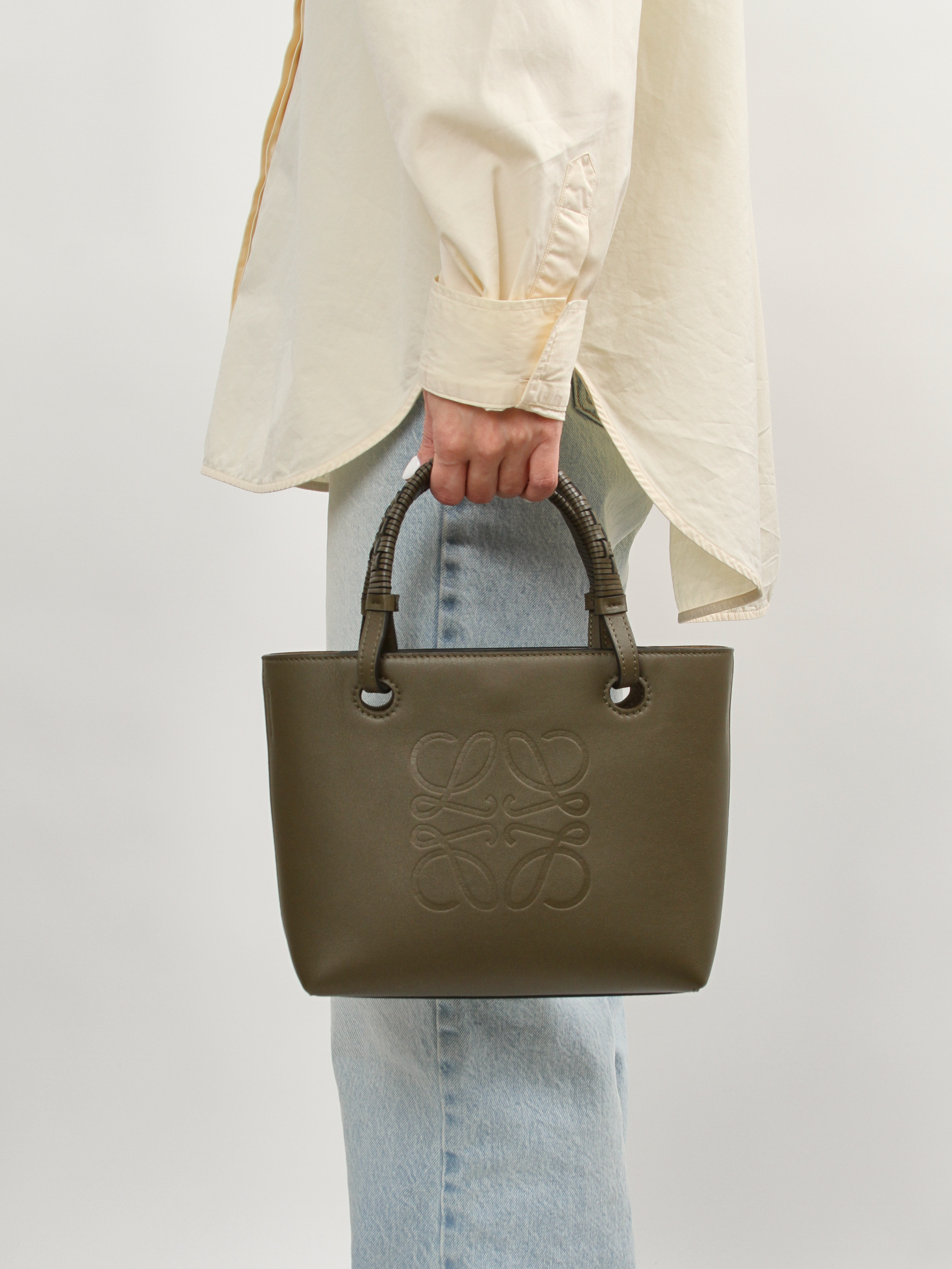 Loewe Anagram 1