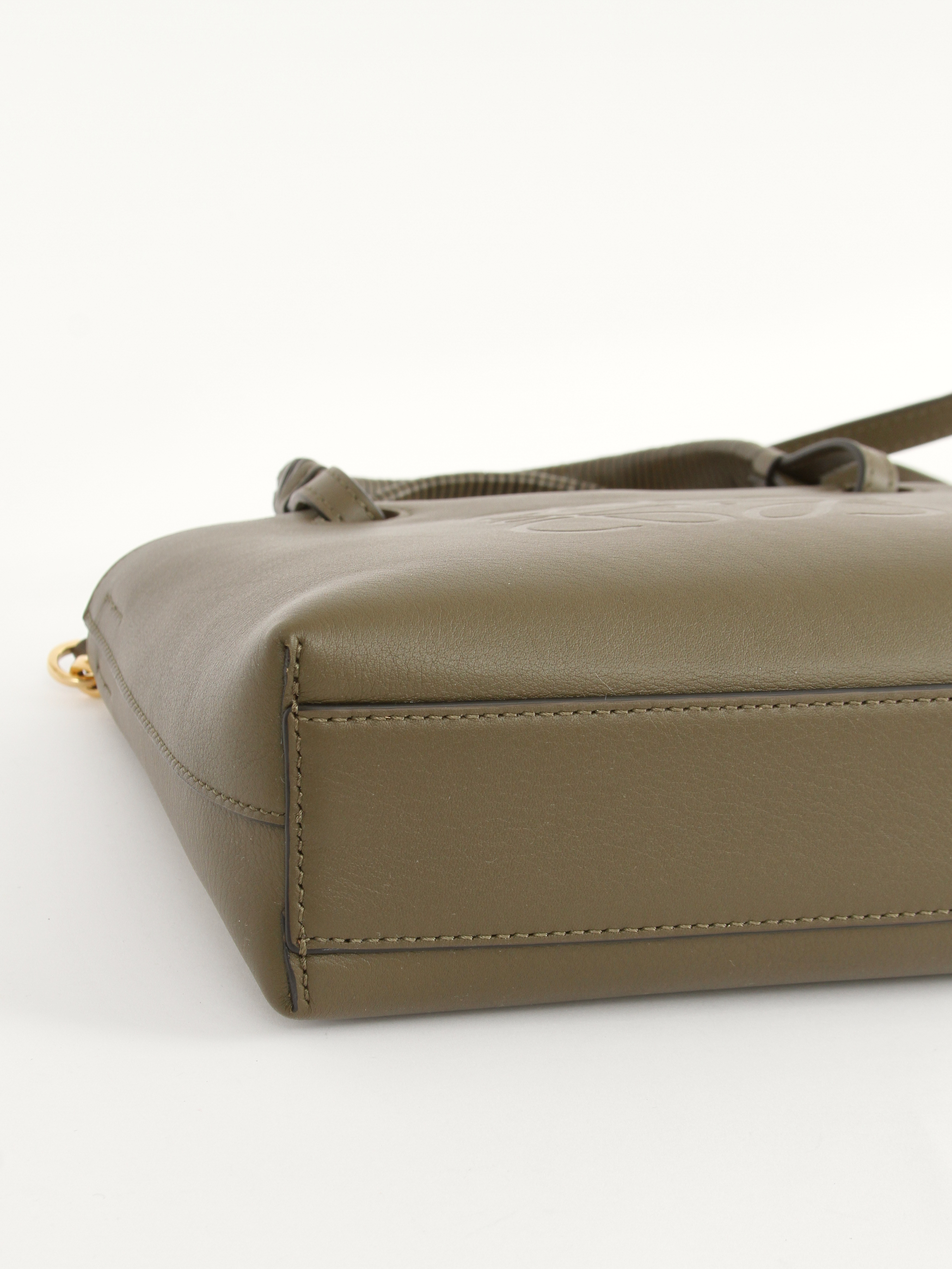 Loewe Anagram 6