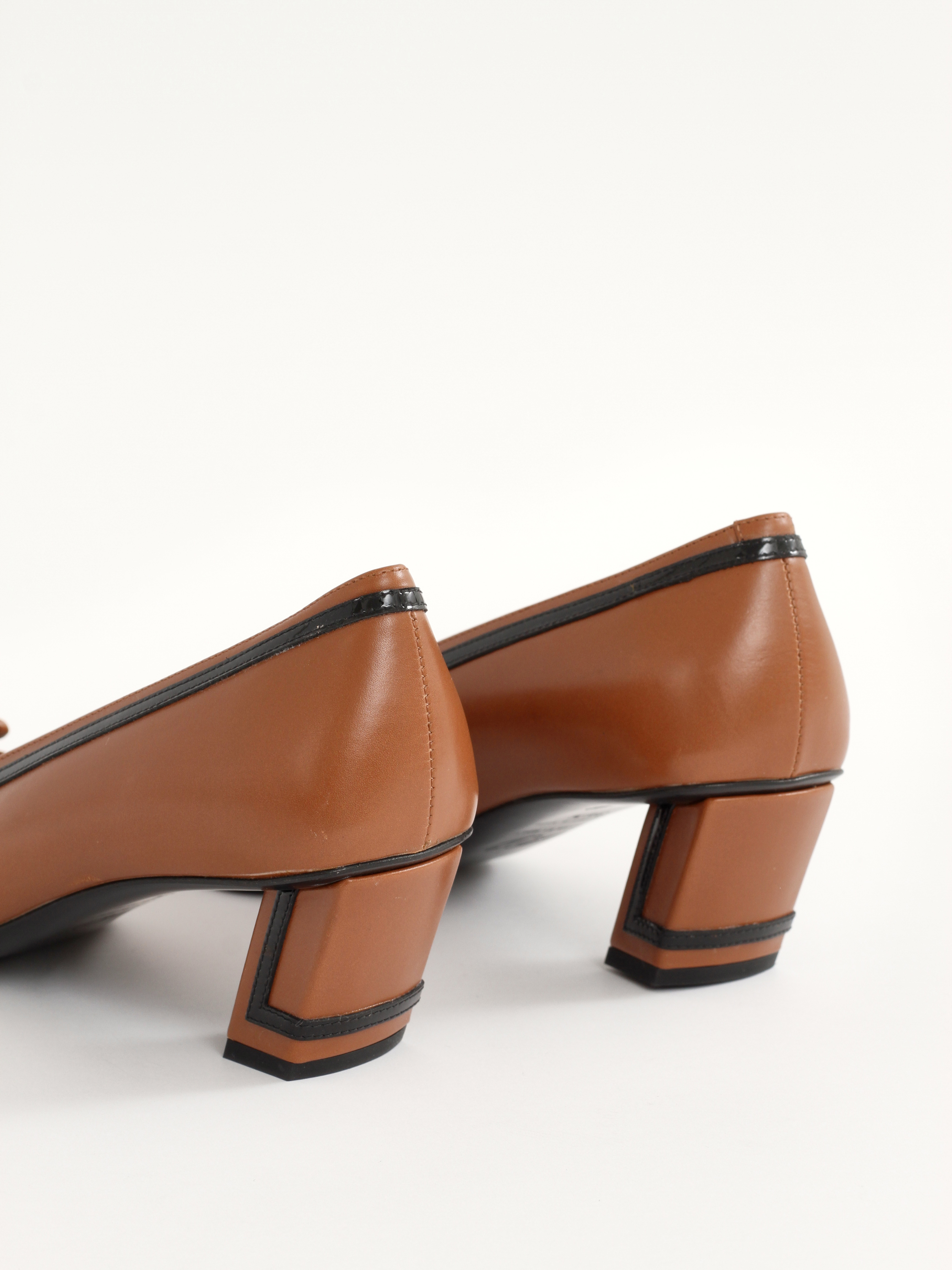 Roger Vivier Shoes 36.5 8