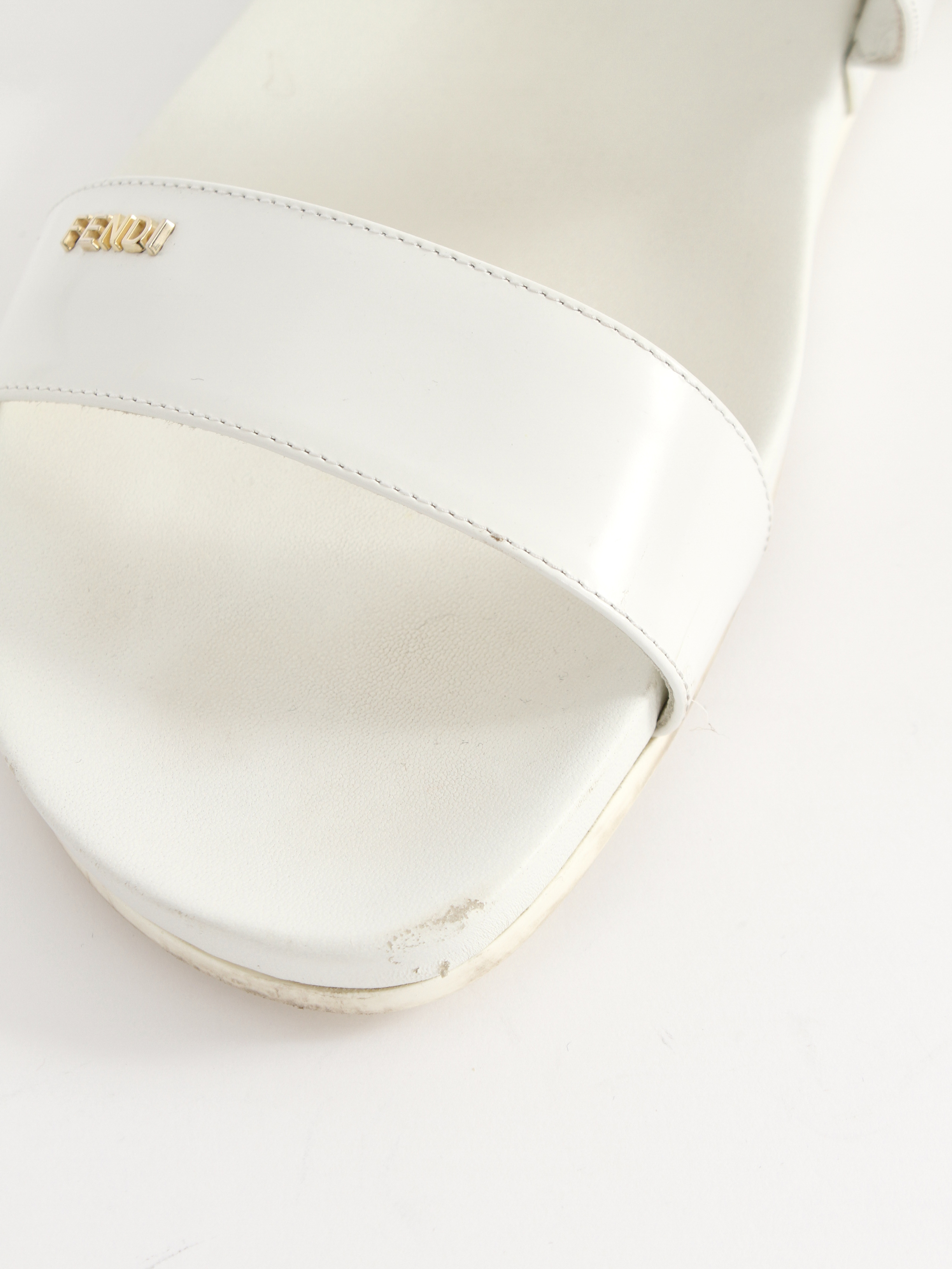 Fendi Shoes 41 12