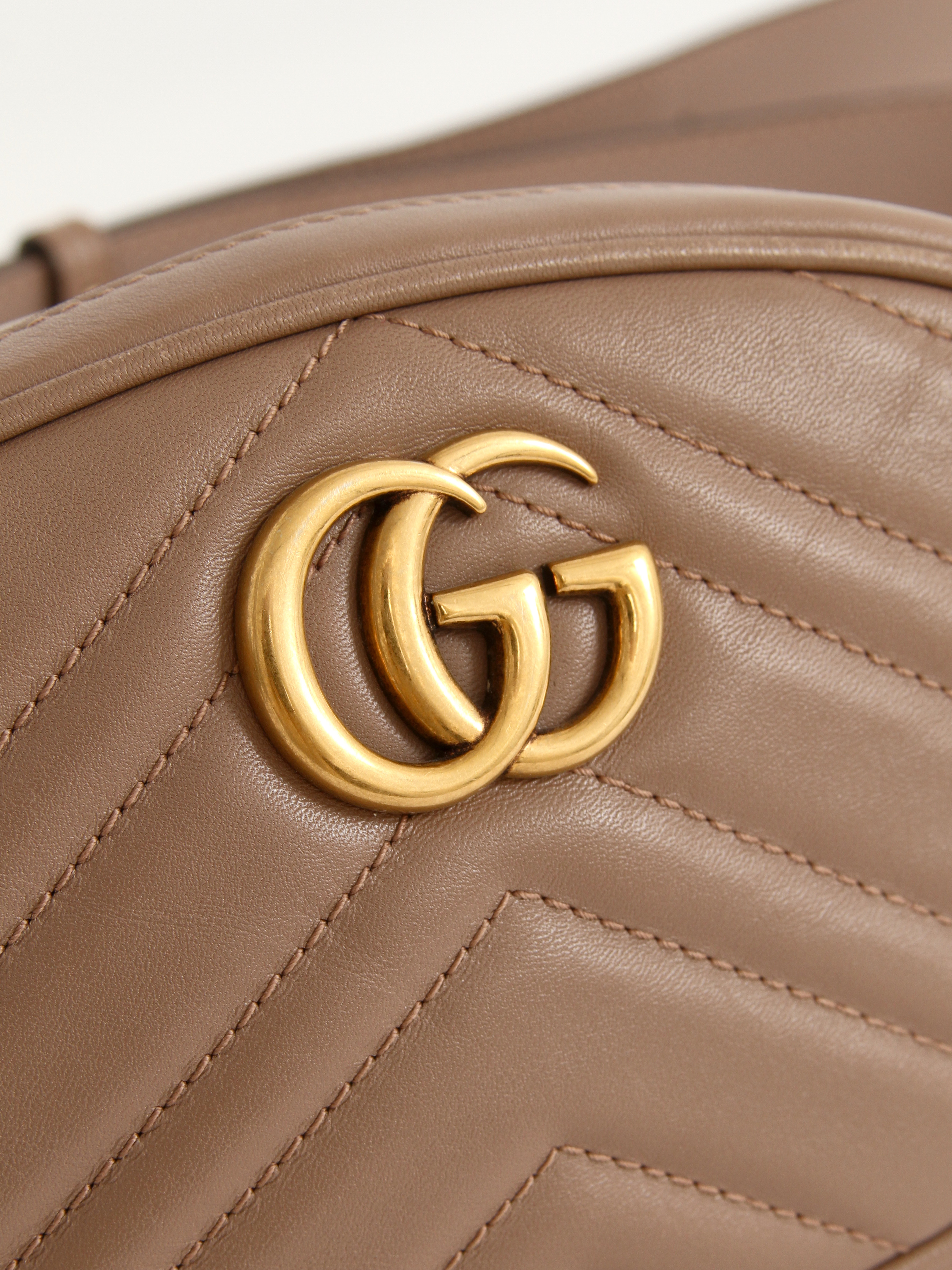 Gucci GG Marmont 10