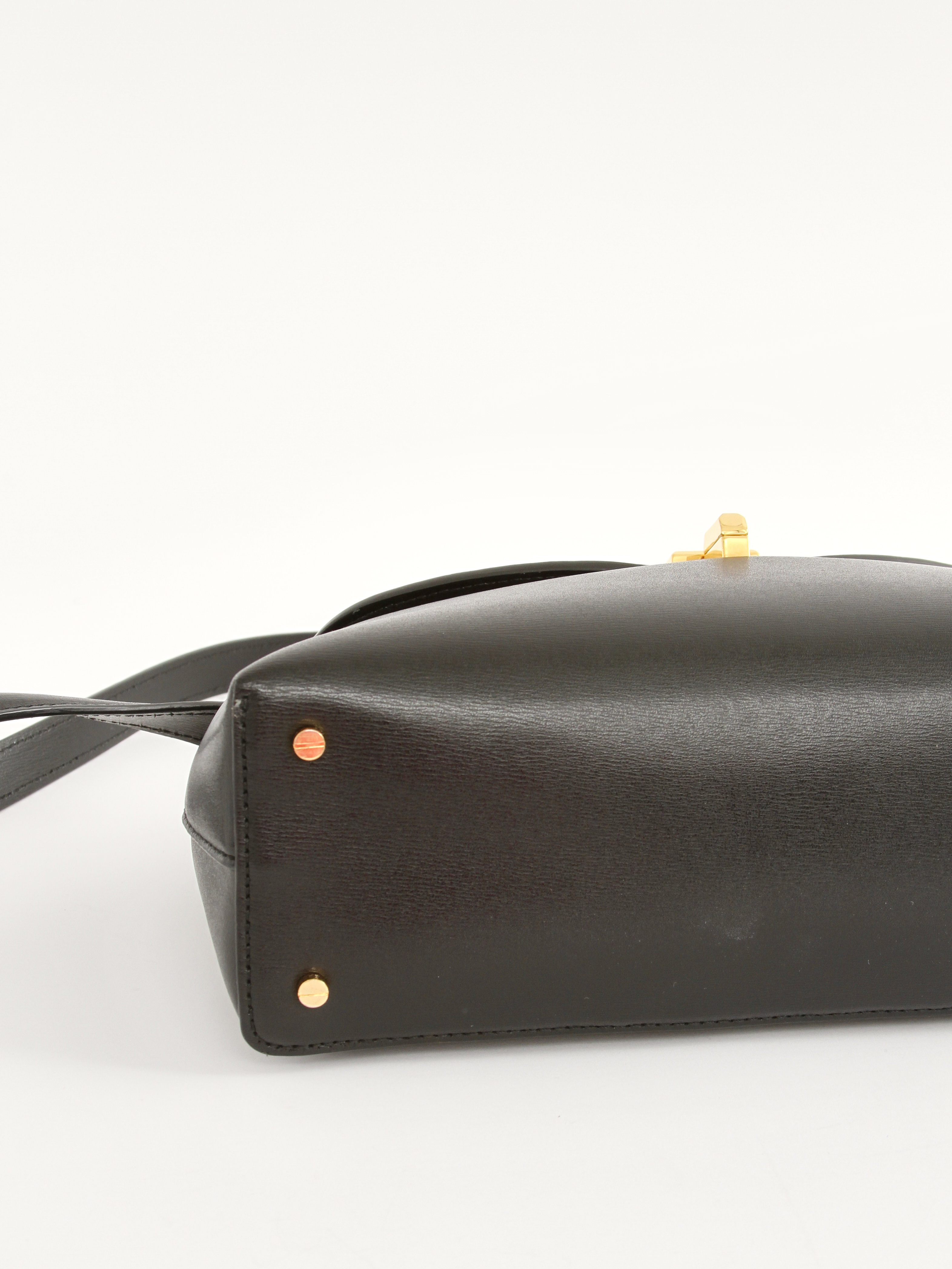 Toteme T-Lock 6