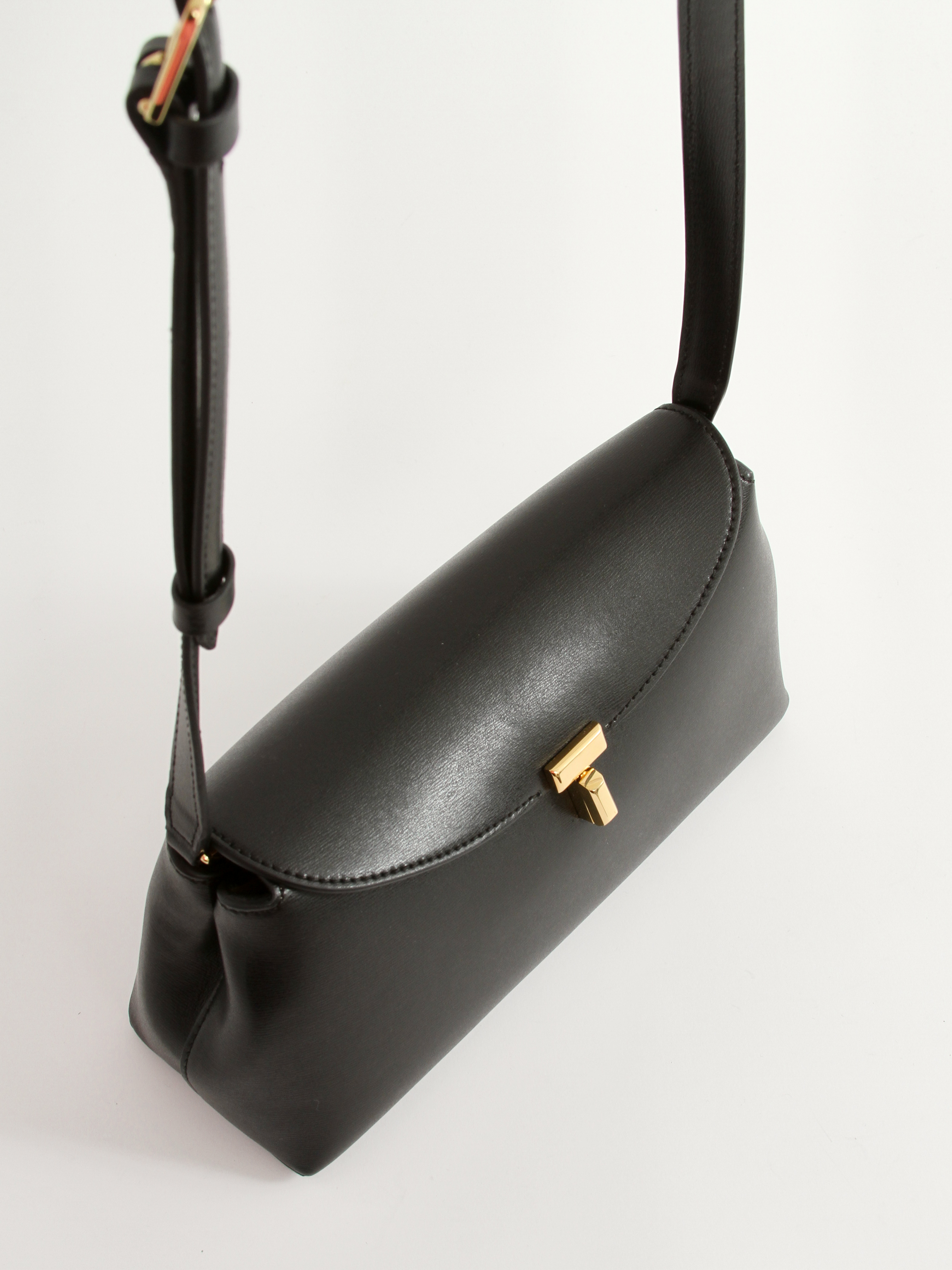 Toteme T-lock  4