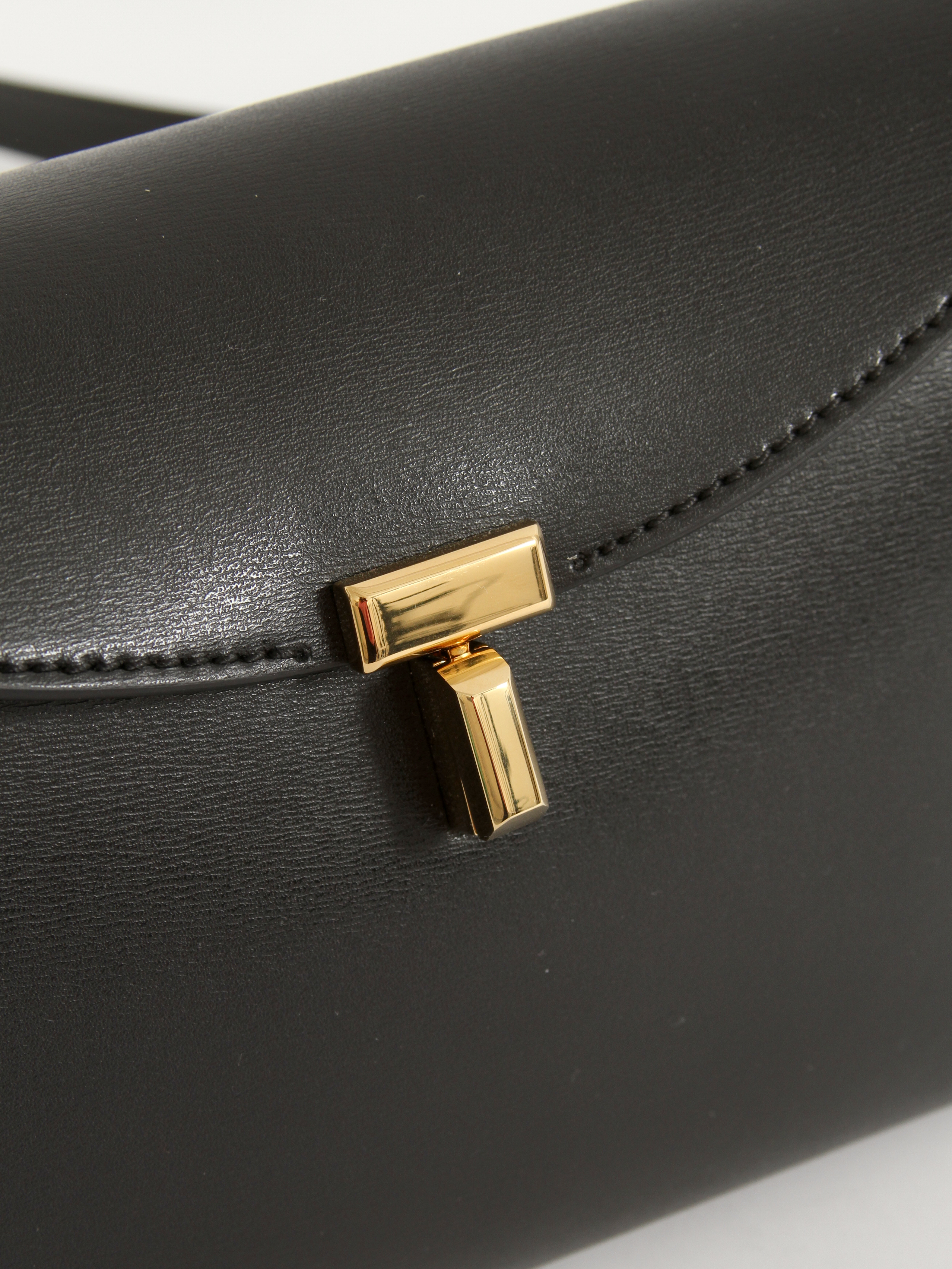 Toteme T-lock  5