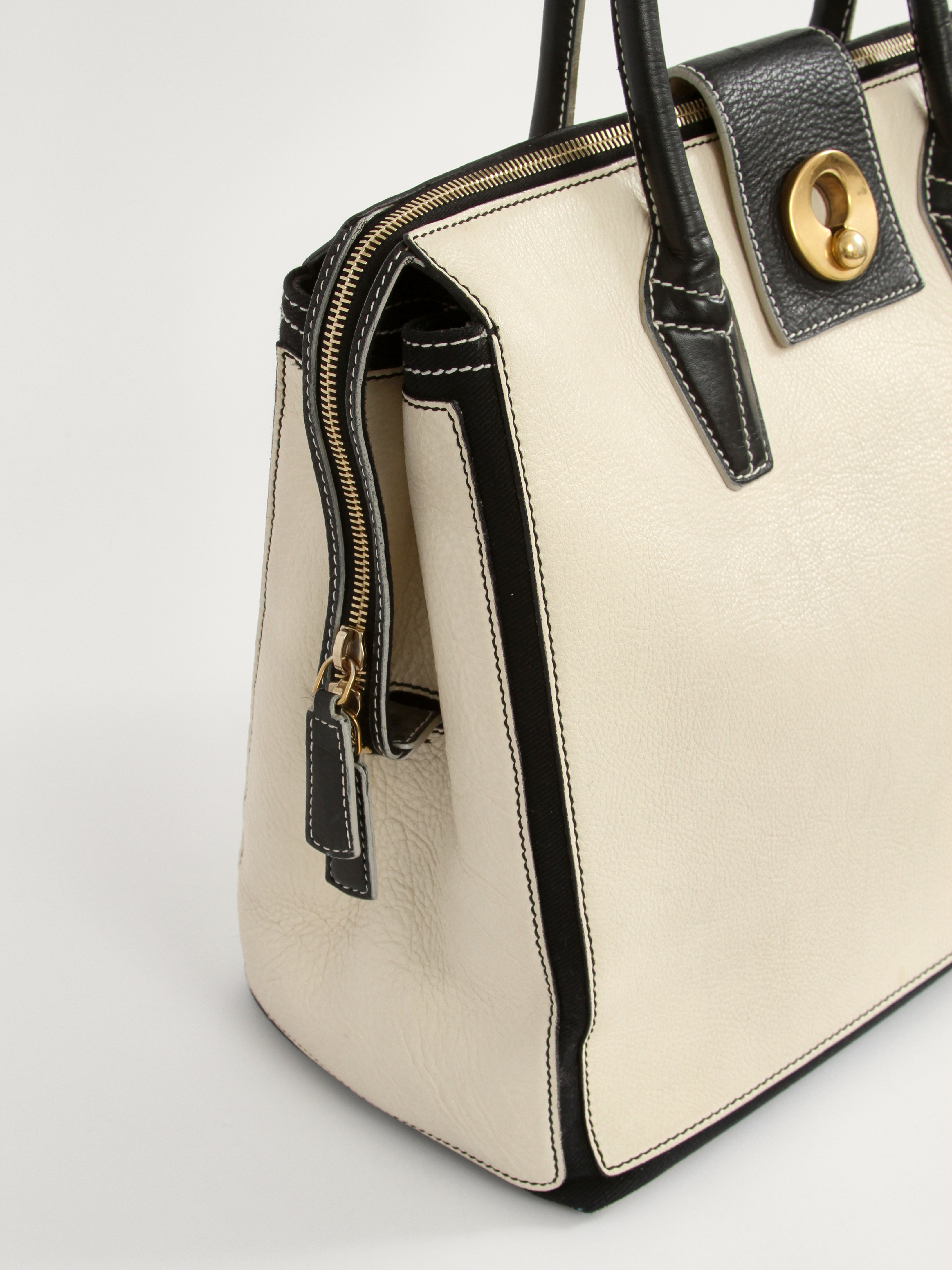 Saint Laurent Muse 5