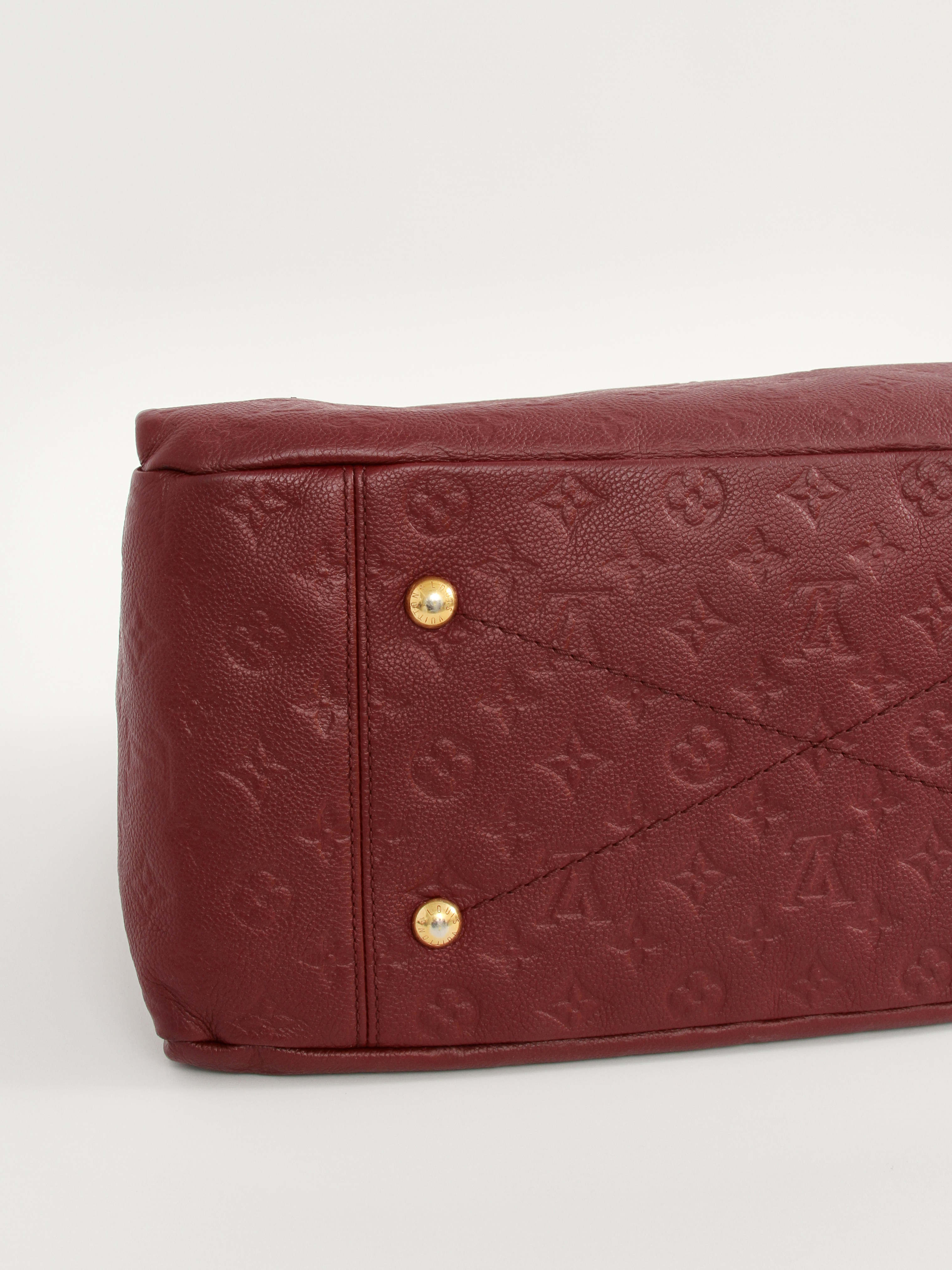 Louis Vuitton Artsy 7