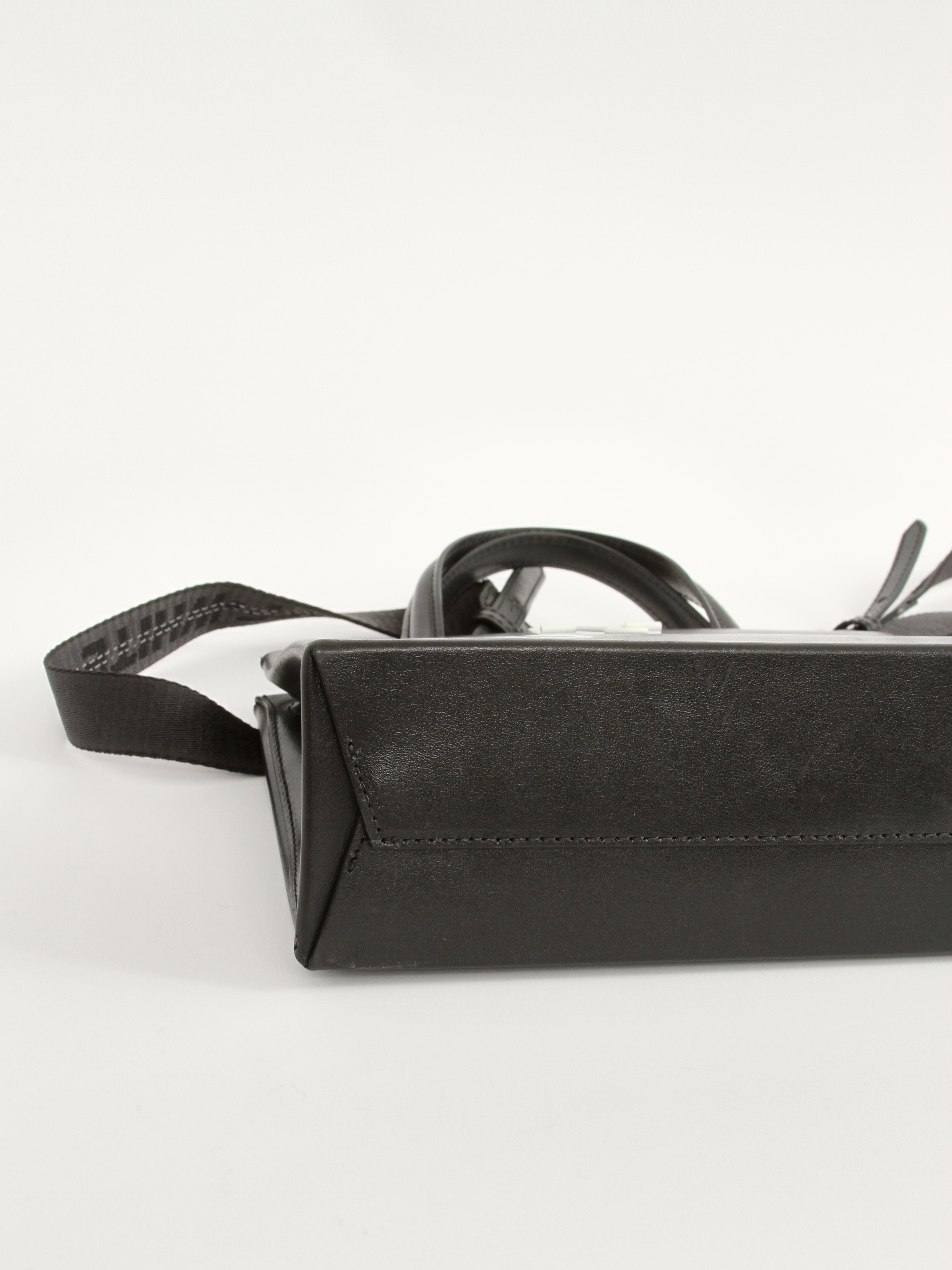 Off-White Leather Bag 10