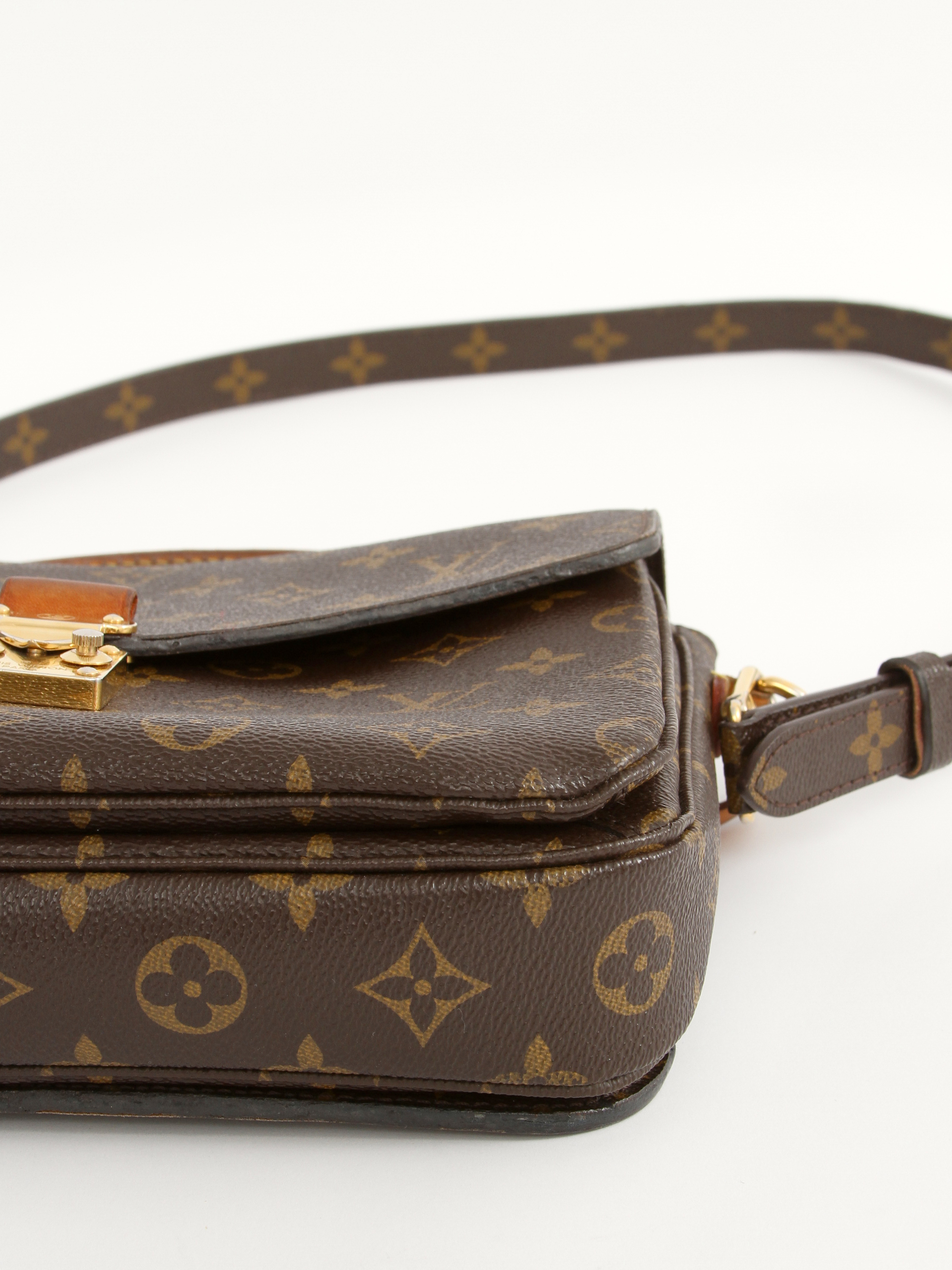 Louis Vuitton Pochette Metis 9