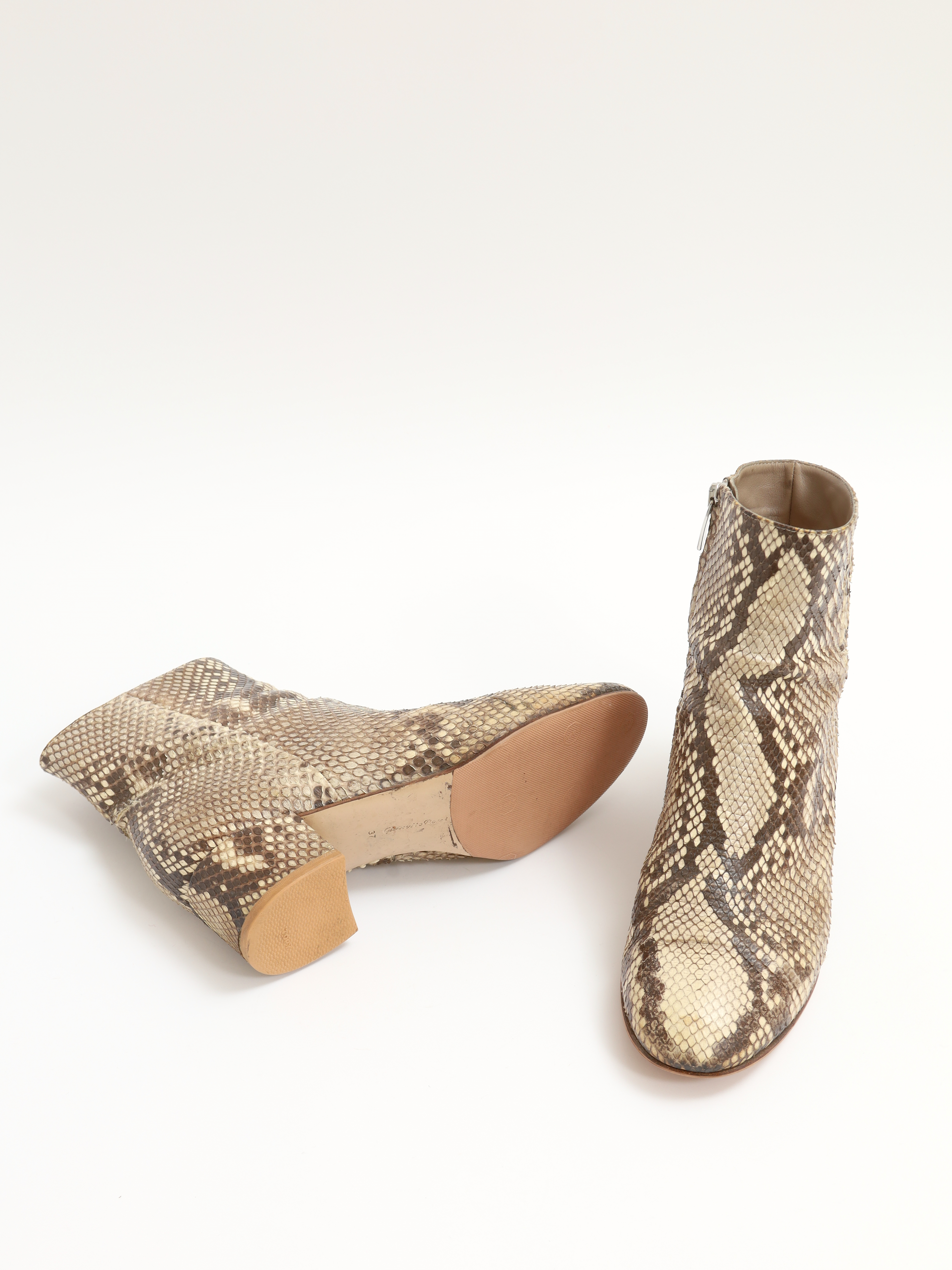 Gianvito Rossi Shoes 37 8