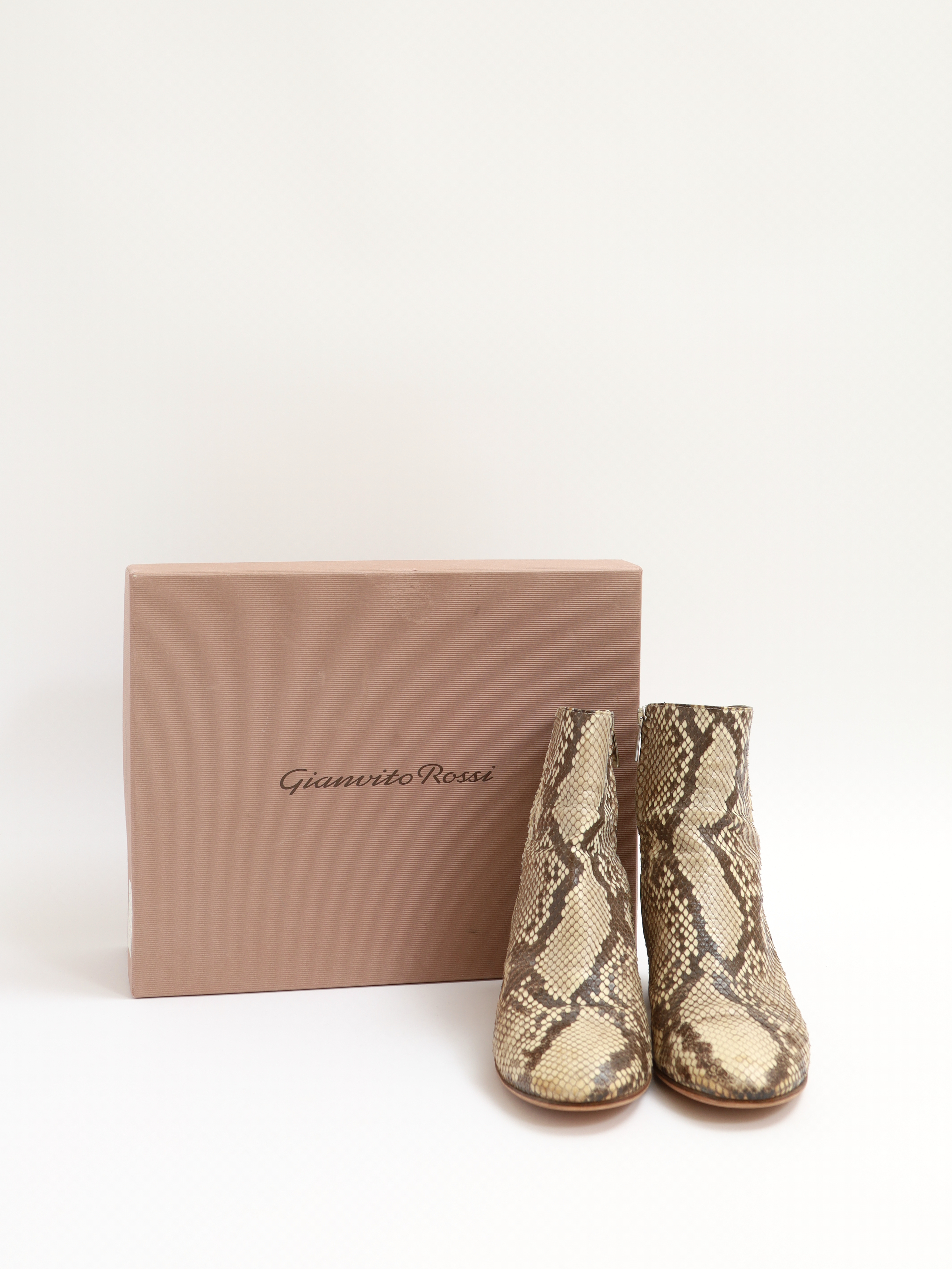 Gianvito Rossi Shoes 37 10