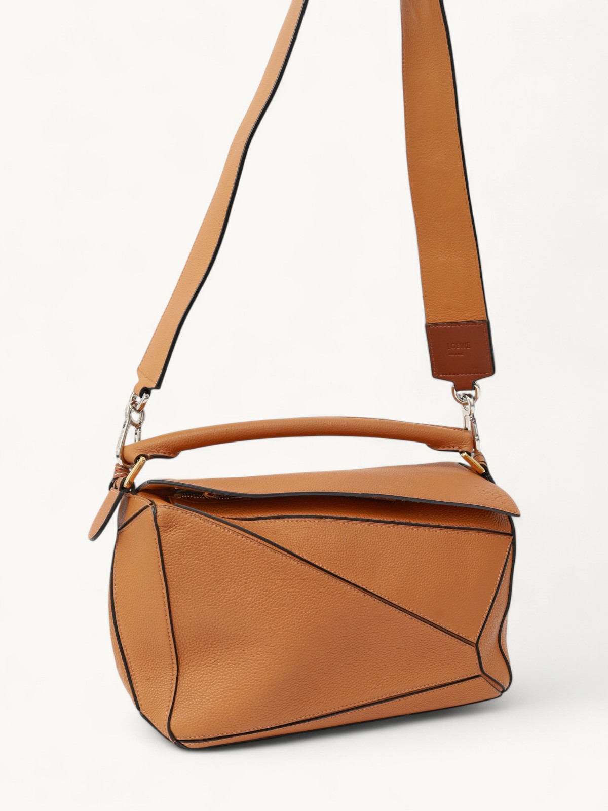 Loewe Puzzle 4