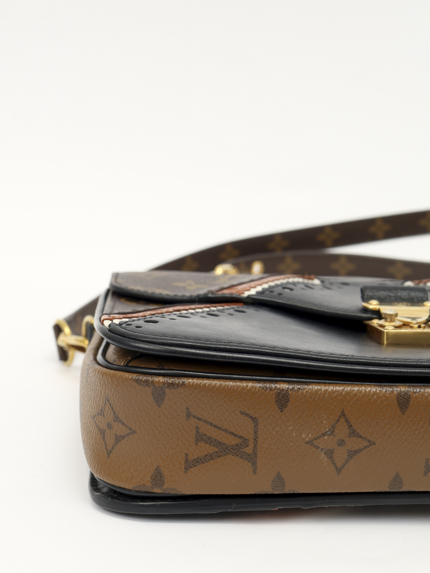 Louis Vuitton Pochette Metis  8